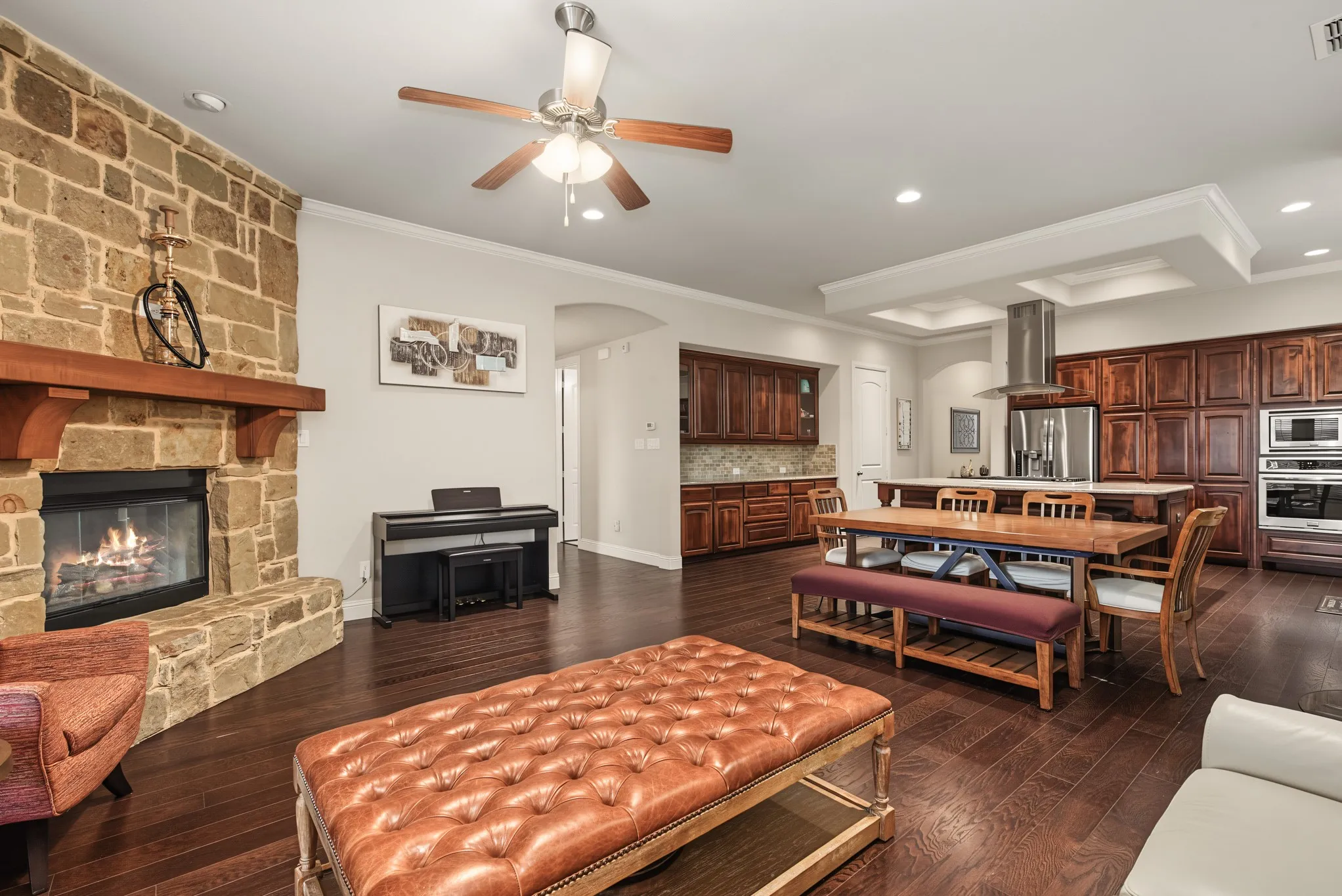 Single Family Residence For Sale in Denton County , 401 Middleton Drive, Roanoke, Texas 76262, 3 Bedroom, 2 Bathroom, 2 Garage spaces, 1,953 Sqft, built in 2015, mls#21361376, Real Estate Agent in Roanoke, Homes For Sale in Denton county, Homes For Sale in Roanoke, Realtor in Roanoke Texas, Real Estate Brokerage Independent Realty Texas, Luminita Cordes Realtor