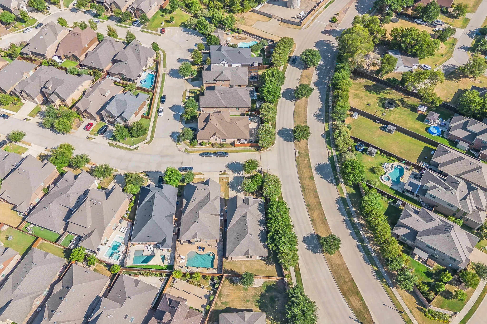 Single Family Residence For Sale in Denton County , 401 Middleton Drive, Roanoke, Texas 76262, 3 Bedroom, 2 Bathroom, 2 Garage spaces, 1,953 Sqft, built in 2015, mls#21361376, Real Estate Agent in Roanoke, Homes For Sale in Denton county, Homes For Sale in Roanoke, Realtor in Roanoke Texas, Real Estate Brokerage Independent Realty Texas, Luminita Cordes Realtor