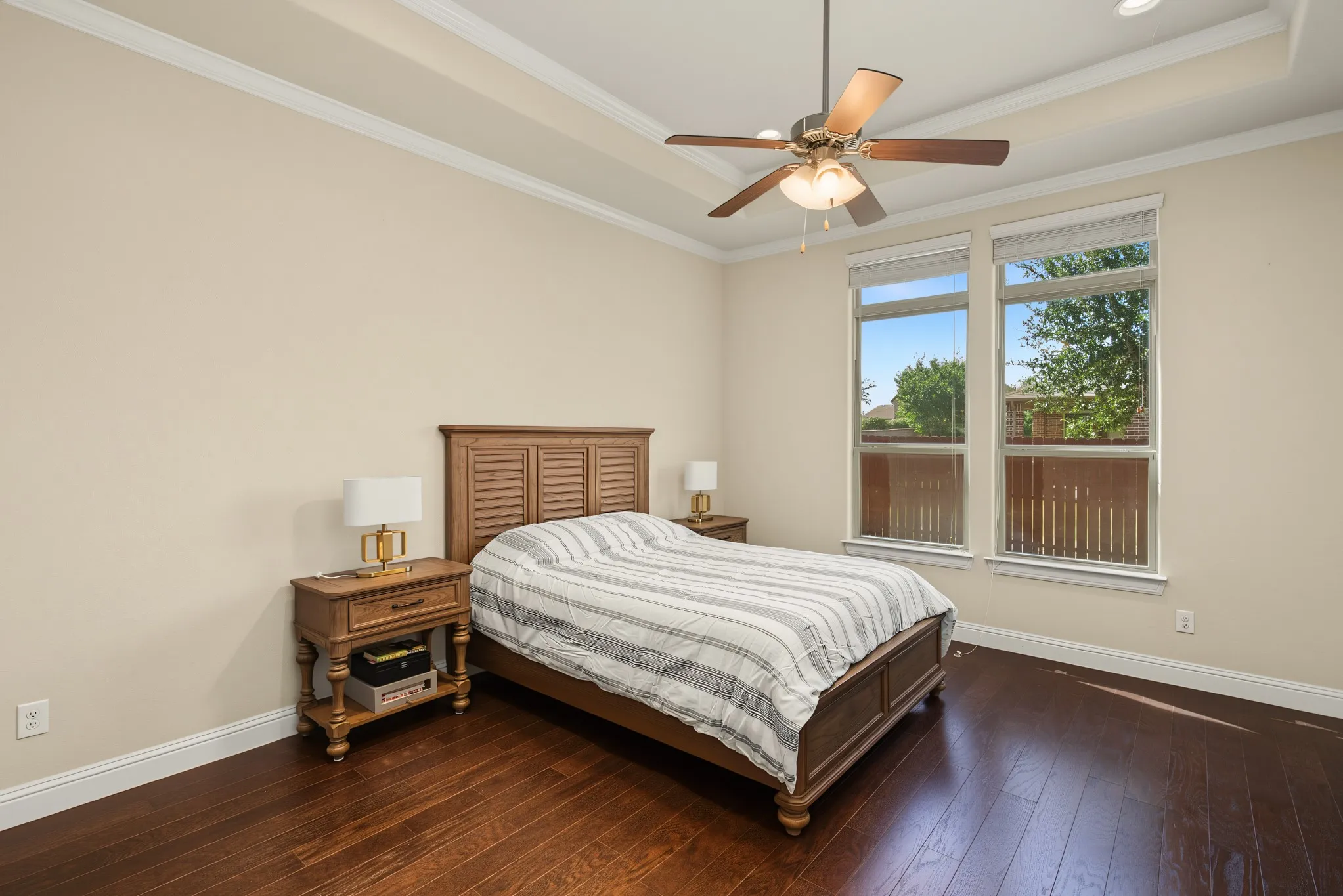Single Family Residence For Sale in Denton County , 401 Middleton Drive, Roanoke, Texas 76262, 3 Bedroom, 2 Bathroom, 2 Garage spaces, 1,953 Sqft, built in 2015, mls#21361376, Real Estate Agent in Roanoke, Homes For Sale in Denton county, Homes For Sale in Roanoke, Realtor in Roanoke Texas, Real Estate Brokerage Independent Realty Texas, Luminita Cordes Realtor