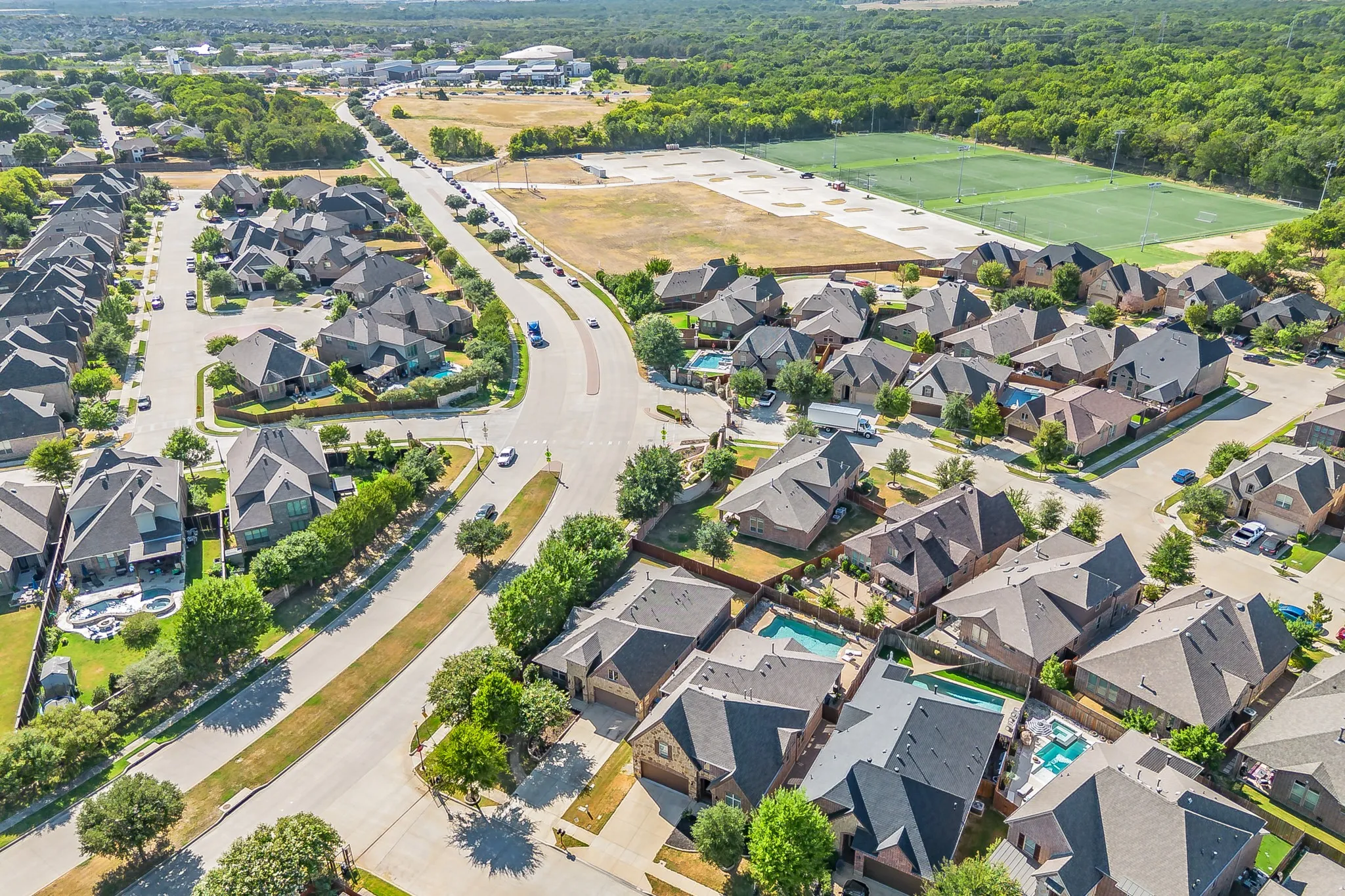 Single Family Residence For Sale in Denton County , 401 Middleton Drive, Roanoke, Texas 76262, 3 Bedroom, 2 Bathroom, 2 Garage spaces, 1,953 Sqft, built in 2015, mls#21361376, Real Estate Agent in Roanoke, Homes For Sale in Denton county, Homes For Sale in Roanoke, Realtor in Roanoke Texas, Real Estate Brokerage Independent Realty Texas, Luminita Cordes Realtor