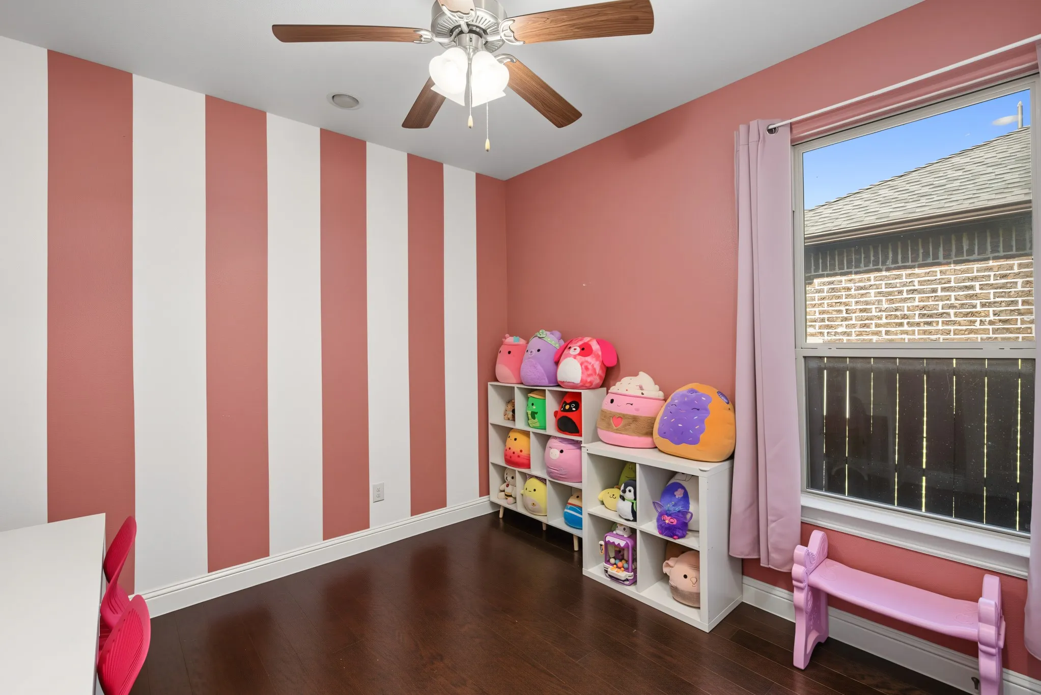 Single Family Residence For Sale in Denton County , 401 Middleton Drive, Roanoke, Texas 76262, 3 Bedroom, 2 Bathroom, 2 Garage spaces, 1,953 Sqft, built in 2015, mls#21361376, Real Estate Agent in Roanoke, Homes For Sale in Denton county, Homes For Sale in Roanoke, Realtor in Roanoke Texas, Real Estate Brokerage Independent Realty Texas, Luminita Cordes Realtor