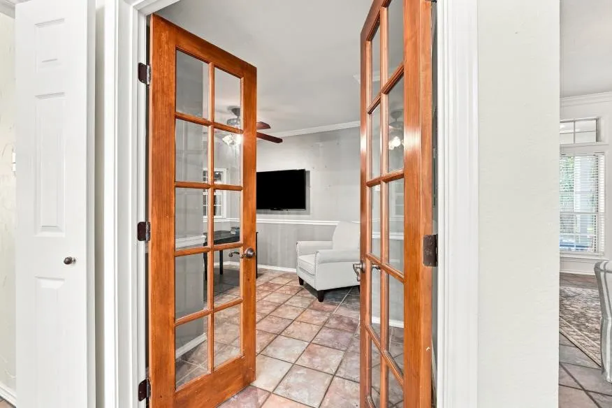 Single Family Residence For Sale in Mc Lennan County , 512 Meadowland Drive, Waco, Texas 76657, 4 Bedroom, 2 Bathroom, 2 Garage spaces, 2,154 Sqft, built in 1994, mls#21363829, Real Estate Agent in Waco, Homes For Sale in Mc Lennan county, Homes For Sale in Waco, Realtor in Waco Texas, Real Estate Brokerage Independent Realty Texas, Luminita Cordes Realtor