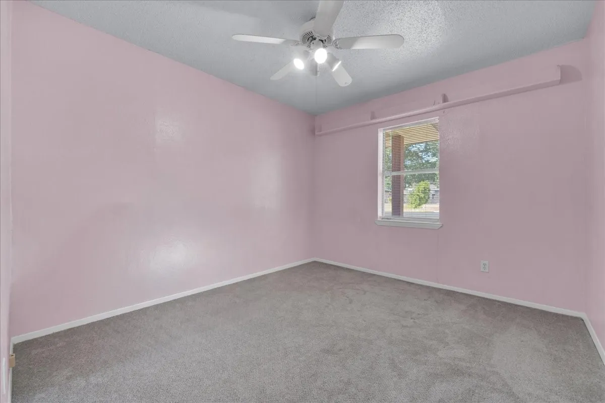 Single Family Residence For Sale in Dallas County , 2210 Starlite Lane, Irving, Texas 75061, 3 Bedroom, 2 Bathroom, Garage spaces, 1,350 Sqft, built in 1964, mls#21356067, Real Estate Agent in Irving, Homes For Sale in Dallas county, Homes For Sale in Irving, Realtor in Irving Texas, Real Estate Brokerage Independent Realty Texas, Luminita Cordes Realtor
