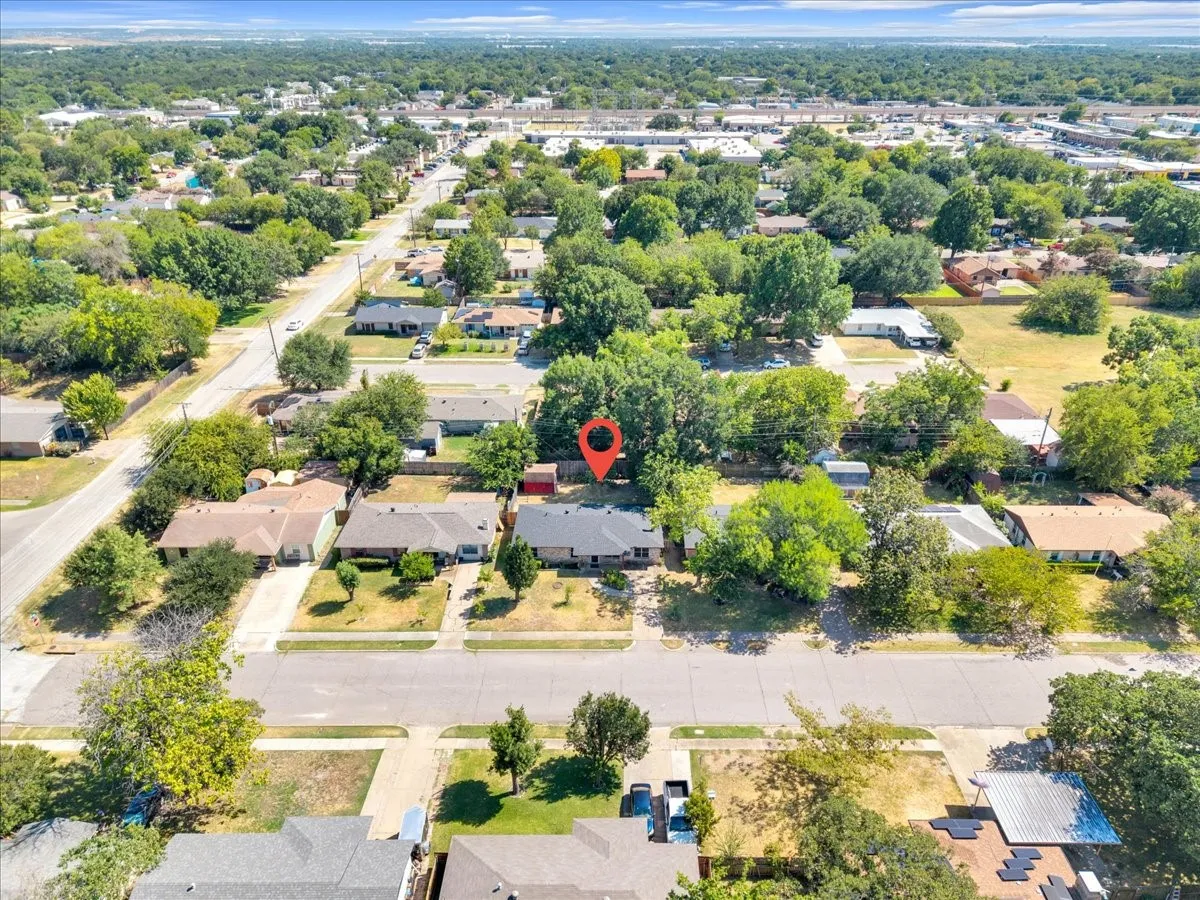 Single Family Residence For Sale in Dallas County , 2210 Starlite Lane, Irving, Texas 75061, 3 Bedroom, 2 Bathroom, Garage spaces, 1,350 Sqft, built in 1964, mls#21356067, Real Estate Agent in Irving, Homes For Sale in Dallas county, Homes For Sale in Irving, Realtor in Irving Texas, Real Estate Brokerage Independent Realty Texas, Luminita Cordes Realtor