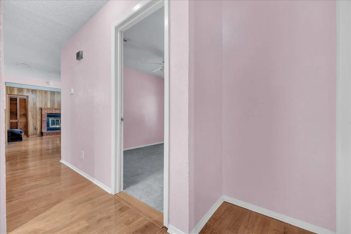 Single Family Residence For Sale in Dallas County , 2210 Starlite Lane, Irving, Texas 75061, 3 Bedroom, 2 Bathroom, Garage spaces, 1,350 Sqft, built in 1964, mls#21356067, Real Estate Agent in Irving, Homes For Sale in Dallas county, Homes For Sale in Irving, Realtor in Irving Texas, Real Estate Brokerage Independent Realty Texas, Luminita Cordes Realtor