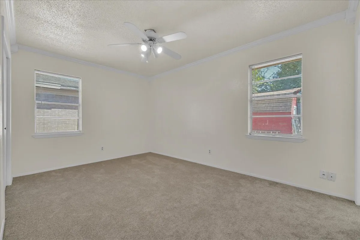 Single Family Residence For Sale in Dallas County , 2210 Starlite Lane, Irving, Texas 75061, 3 Bedroom, 2 Bathroom, Garage spaces, 1,350 Sqft, built in 1964, mls#21356067, Real Estate Agent in Irving, Homes For Sale in Dallas county, Homes For Sale in Irving, Realtor in Irving Texas, Real Estate Brokerage Independent Realty Texas, Luminita Cordes Realtor
