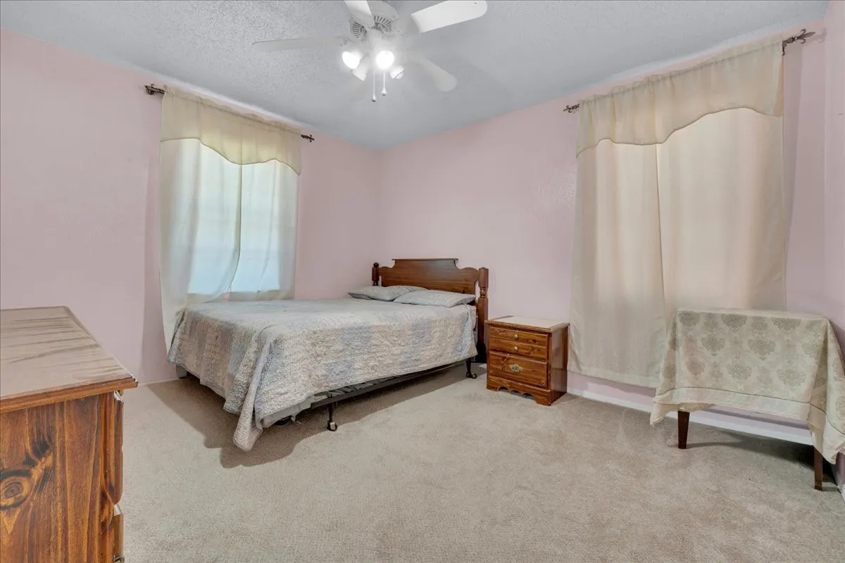 Single Family Residence For Sale in Dallas County , 2210 Starlite Lane, Irving, Texas 75061, 3 Bedroom, 2 Bathroom, Garage spaces, 1,350 Sqft, built in 1964, mls#21356067, Real Estate Agent in Irving, Homes For Sale in Dallas county, Homes For Sale in Irving, Realtor in Irving Texas, Real Estate Brokerage Independent Realty Texas, Luminita Cordes Realtor