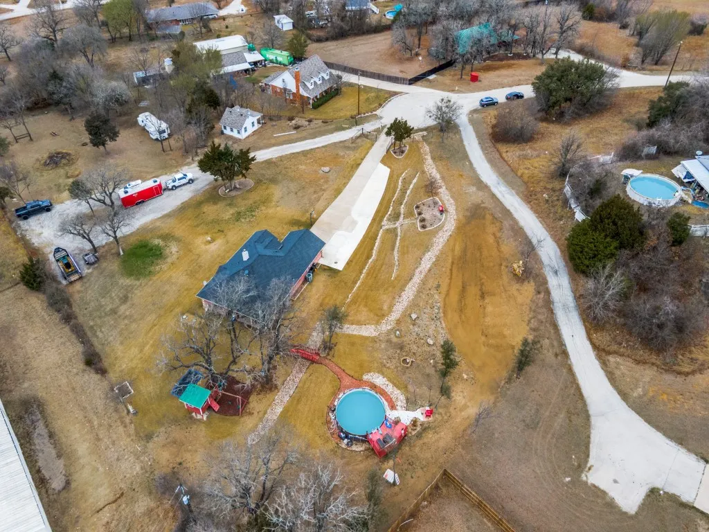 Single Family Residence For Sale in Parker County , 136 Alyssa Court, Weatherford, Texas 76085, 3 Bedroom, 2 Bathroom, 2 Garage spaces, 1,457 Sqft, built in 2004, Price $375,000, mls#21362531, Real Estate Agent in Weatherford, Homes For Sale in Parker county, Homes For Sale in Weatherford, Realtor in Weatherford Texas, Real Estate Brokerage Independent Realty Texas, Luminita Cordes Realtor