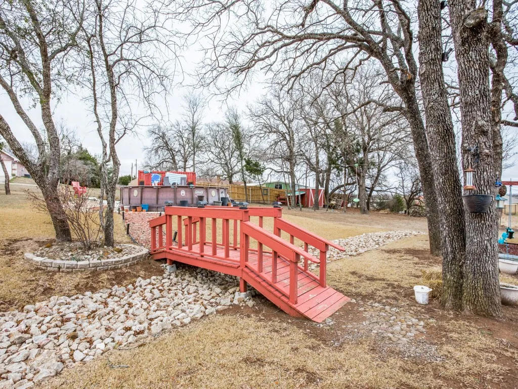 Single Family Residence For Sale in Parker County , 136 Alyssa Court, Weatherford, Texas 76085, 3 Bedroom, 2 Bathroom, 2 Garage spaces, 1,457 Sqft, built in 2004, Price $375,000, mls#21362531, Real Estate Agent in Weatherford, Homes For Sale in Parker county, Homes For Sale in Weatherford, Realtor in Weatherford Texas, Real Estate Brokerage Independent Realty Texas, Luminita Cordes Realtor