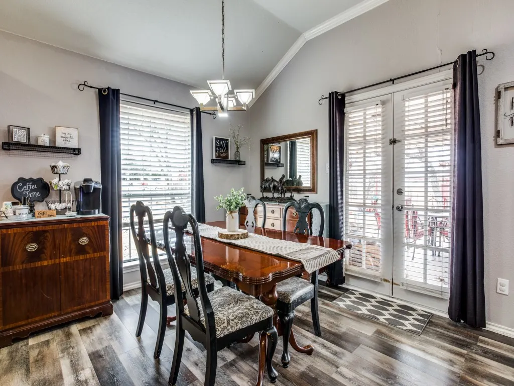 Single Family Residence For Sale in Parker County , 136 Alyssa Court, Weatherford, Texas 76085, 3 Bedroom, 2 Bathroom, 2 Garage spaces, 1,457 Sqft, built in 2004, Price $375,000, mls#21362531, Real Estate Agent in Weatherford, Homes For Sale in Parker county, Homes For Sale in Weatherford, Realtor in Weatherford Texas, Real Estate Brokerage Independent Realty Texas, Luminita Cordes Realtor