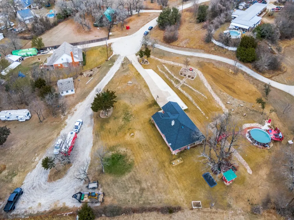 Single Family Residence For Sale in Parker County , 136 Alyssa Court, Weatherford, Texas 76085, 3 Bedroom, 2 Bathroom, 2 Garage spaces, 1,457 Sqft, built in 2004, Price $375,000, mls#21362531, Real Estate Agent in Weatherford, Homes For Sale in Parker county, Homes For Sale in Weatherford, Realtor in Weatherford Texas, Real Estate Brokerage Independent Realty Texas, Luminita Cordes Realtor
