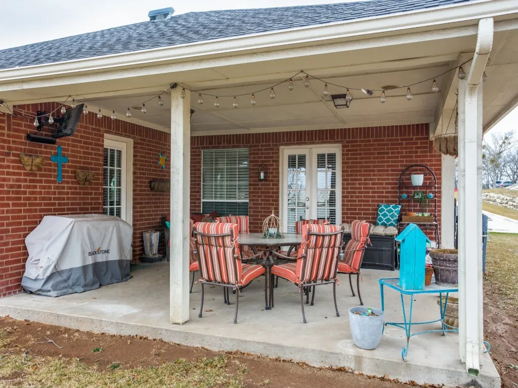 Single Family Residence For Sale in Parker County , 136 Alyssa Court, Weatherford, Texas 76085, 3 Bedroom, 2 Bathroom, 2 Garage spaces, 1,457 Sqft, built in 2004, Price $375,000, mls#21362531, Real Estate Agent in Weatherford, Homes For Sale in Parker county, Homes For Sale in Weatherford, Realtor in Weatherford Texas, Real Estate Brokerage Independent Realty Texas, Luminita Cordes Realtor