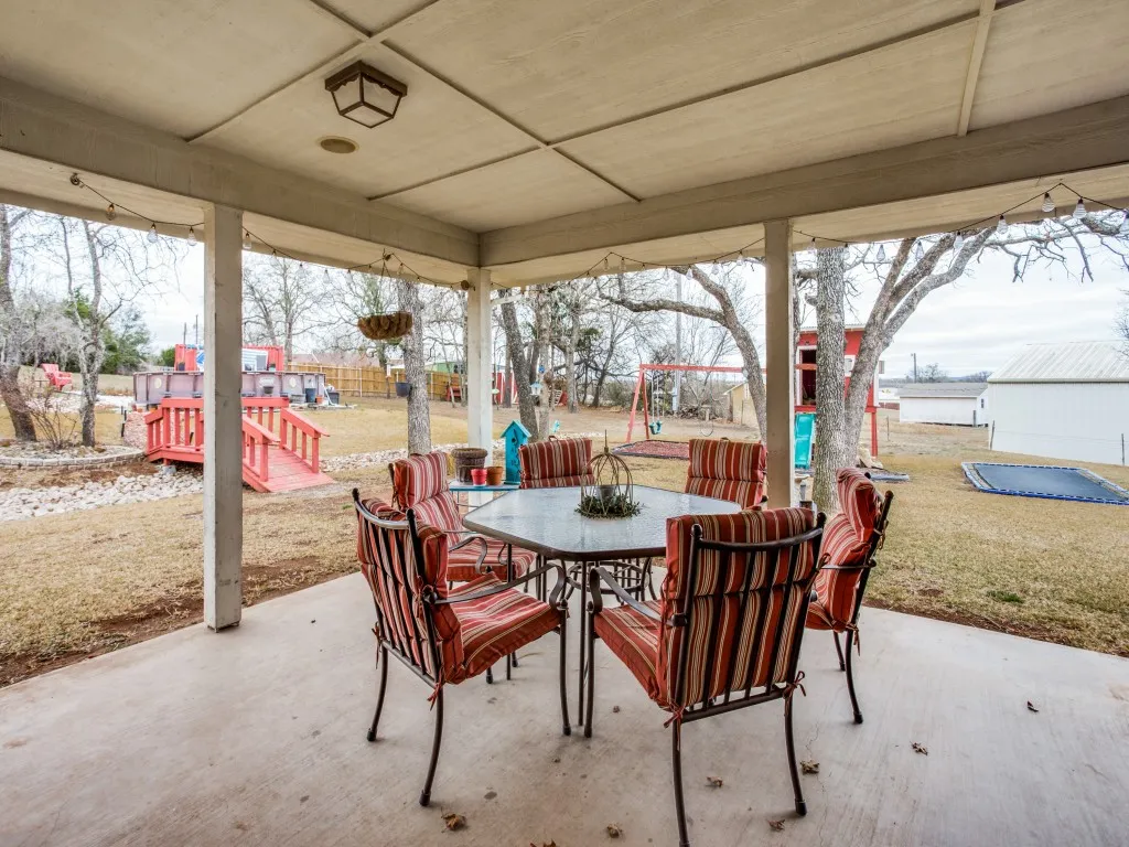 Single Family Residence For Sale in Parker County , 136 Alyssa Court, Weatherford, Texas 76085, 3 Bedroom, 2 Bathroom, 2 Garage spaces, 1,457 Sqft, built in 2004, Price $375,000, mls#21362531, Real Estate Agent in Weatherford, Homes For Sale in Parker county, Homes For Sale in Weatherford, Realtor in Weatherford Texas, Real Estate Brokerage Independent Realty Texas, Luminita Cordes Realtor