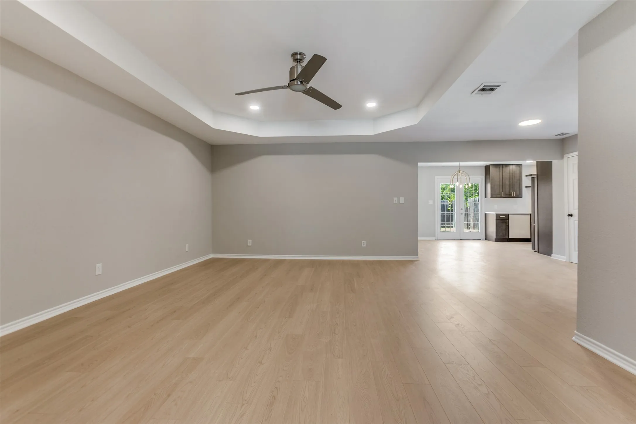 Single Family Residence For Sale in Dallas County , 1205 Briarcove Drive, Richardson, Texas 75081, 4 Bedroom, 2 Bathroom, 2 Garage spaces, 1,402 Sqft, built in 1967, mls#21363859, Real Estate Agent in Richardson, Homes For Sale in Dallas county, Homes For Sale in Richardson, Realtor in Richardson Texas, Real Estate Brokerage Independent Realty Texas, Luminita Cordes Realtor