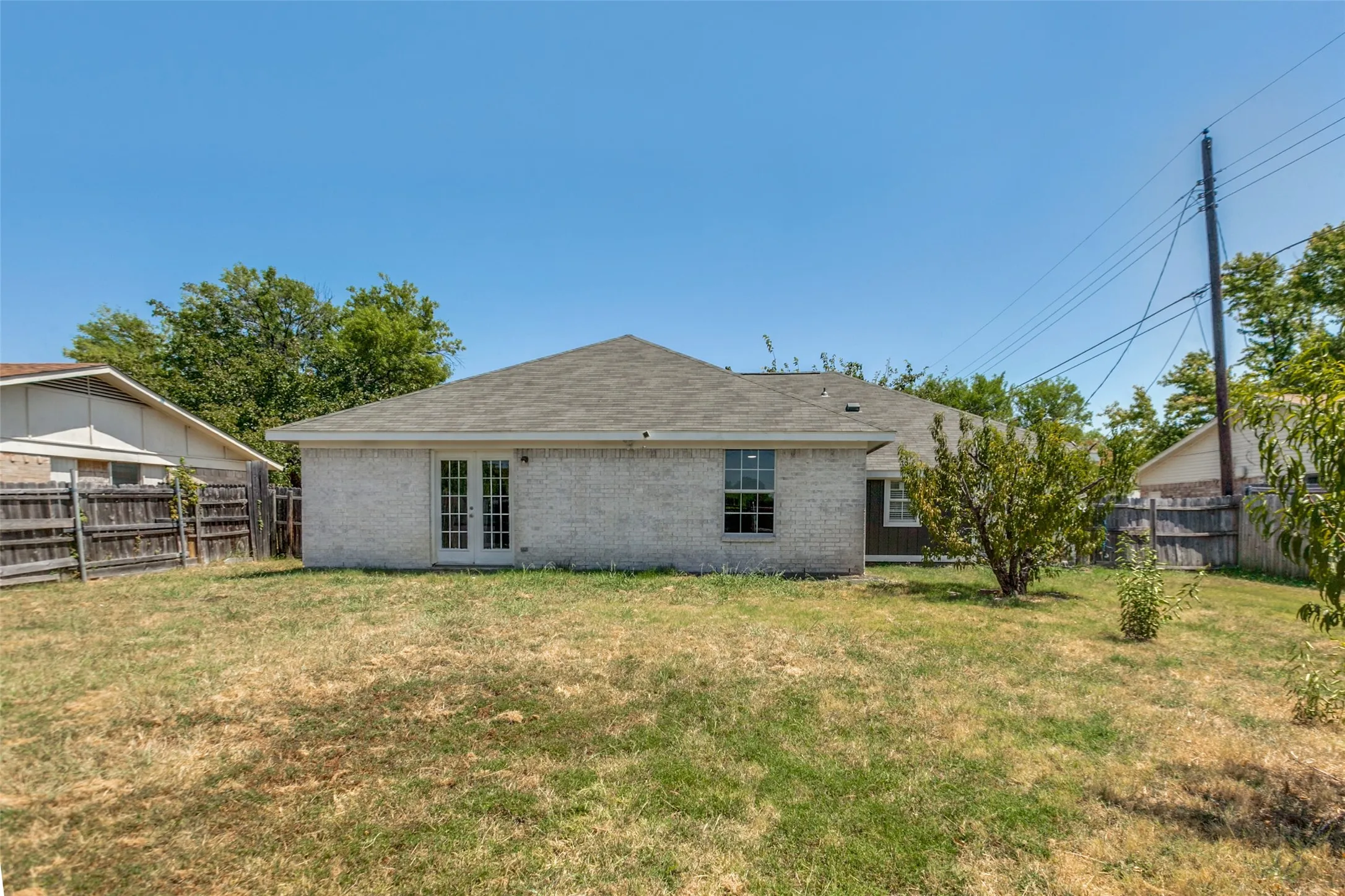 Single Family Residence For Sale in Dallas County , 1205 Briarcove Drive, Richardson, Texas 75081, 4 Bedroom, 2 Bathroom, 2 Garage spaces, 1,402 Sqft, built in 1967, mls#21363859, Real Estate Agent in Richardson, Homes For Sale in Dallas county, Homes For Sale in Richardson, Realtor in Richardson Texas, Real Estate Brokerage Independent Realty Texas, Luminita Cordes Realtor
