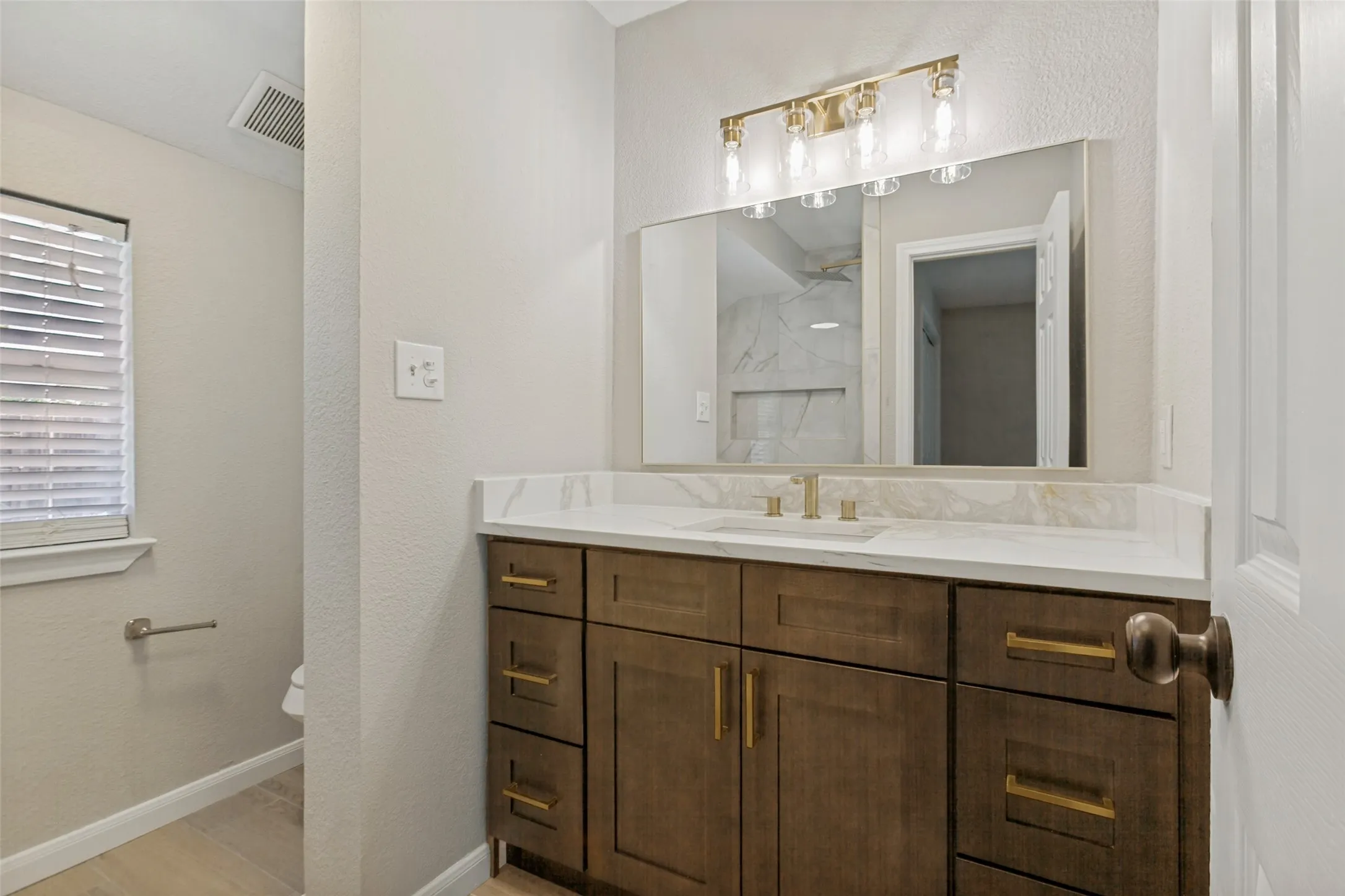 Single Family Residence For Sale in Dallas County , 1205 Briarcove Drive, Richardson, Texas 75081, 4 Bedroom, 2 Bathroom, 2 Garage spaces, 1,402 Sqft, built in 1967, mls#21363859, Real Estate Agent in Richardson, Homes For Sale in Dallas county, Homes For Sale in Richardson, Realtor in Richardson Texas, Real Estate Brokerage Independent Realty Texas, Luminita Cordes Realtor