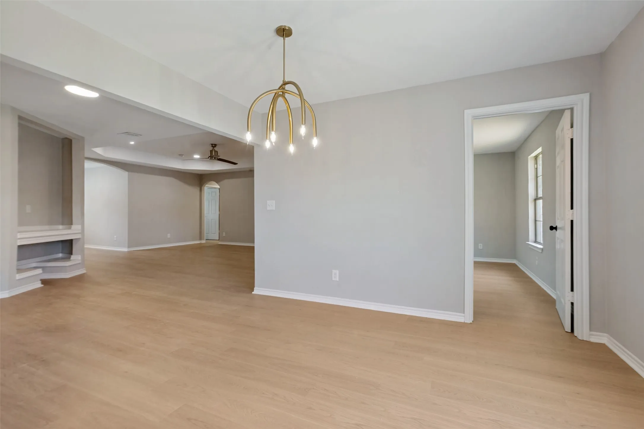 Single Family Residence For Sale in Dallas County , 1205 Briarcove Drive, Richardson, Texas 75081, 4 Bedroom, 2 Bathroom, 2 Garage spaces, 1,402 Sqft, built in 1967, mls#21363859, Real Estate Agent in Richardson, Homes For Sale in Dallas county, Homes For Sale in Richardson, Realtor in Richardson Texas, Real Estate Brokerage Independent Realty Texas, Luminita Cordes Realtor