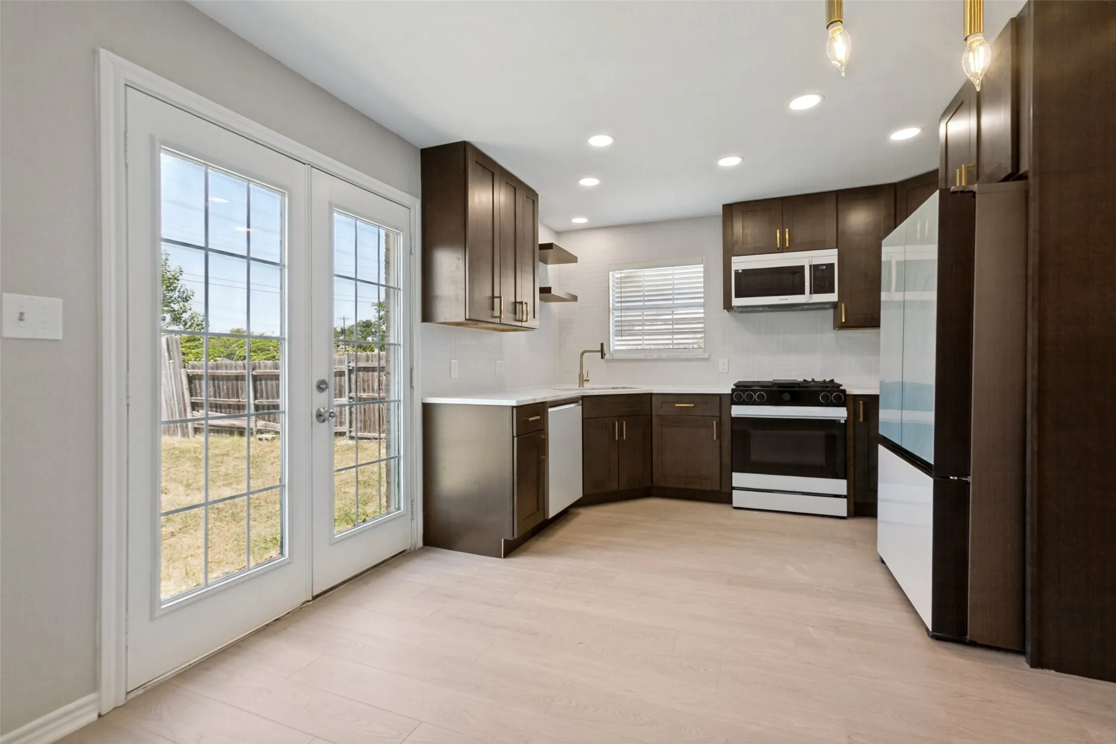 Single Family Residence For Sale in Dallas County , 1205 Briarcove Drive, Richardson, Texas 75081, 4 Bedroom, 2 Bathroom, 2 Garage spaces, 1,402 Sqft, built in 1967, mls#21363859, Real Estate Agent in Richardson, Homes For Sale in Dallas county, Homes For Sale in Richardson, Realtor in Richardson Texas, Real Estate Brokerage Independent Realty Texas, Luminita Cordes Realtor