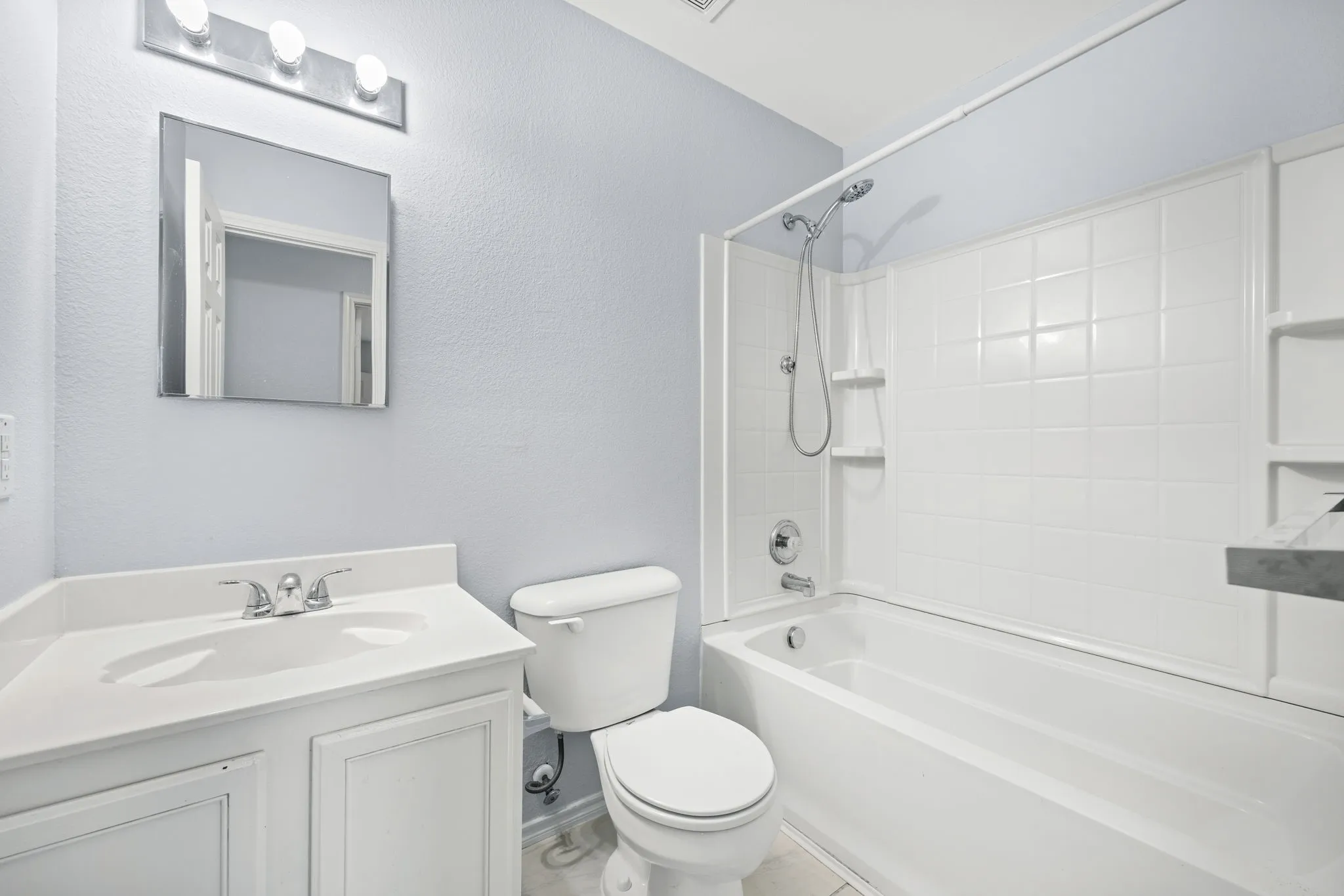 Single Family Residence For Rent in Denton County , 2601 Shorewood Drive, Little Elm, Texas 75068, 3 Bedroom, 2 Bathroom, 2 Garage spaces, 1,860 Sqft, built in 2005, mls#21363837, Real Estate Agent in Little Elm, Homes For Rent in Denton county, Homes For Rent in Little Elm, Realtor in Little Elm Texas, Real Estate Brokerage Independent Realty Texas, Luminita Cordes Realtor