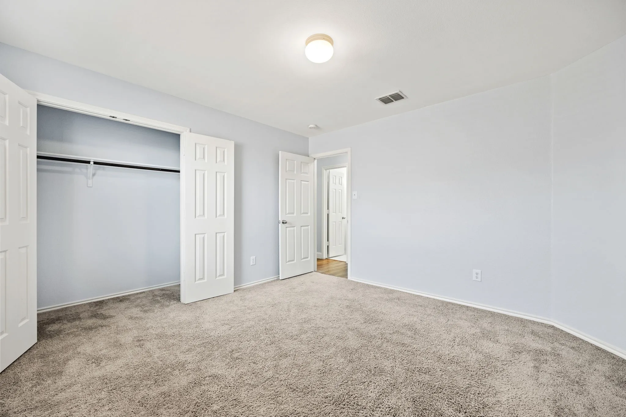 Single Family Residence For Rent in Denton County , 2601 Shorewood Drive, Little Elm, Texas 75068, 3 Bedroom, 2 Bathroom, 2 Garage spaces, 1,860 Sqft, built in 2005, mls#21363837, Real Estate Agent in Little Elm, Homes For Rent in Denton county, Homes For Rent in Little Elm, Realtor in Little Elm Texas, Real Estate Brokerage Independent Realty Texas, Luminita Cordes Realtor