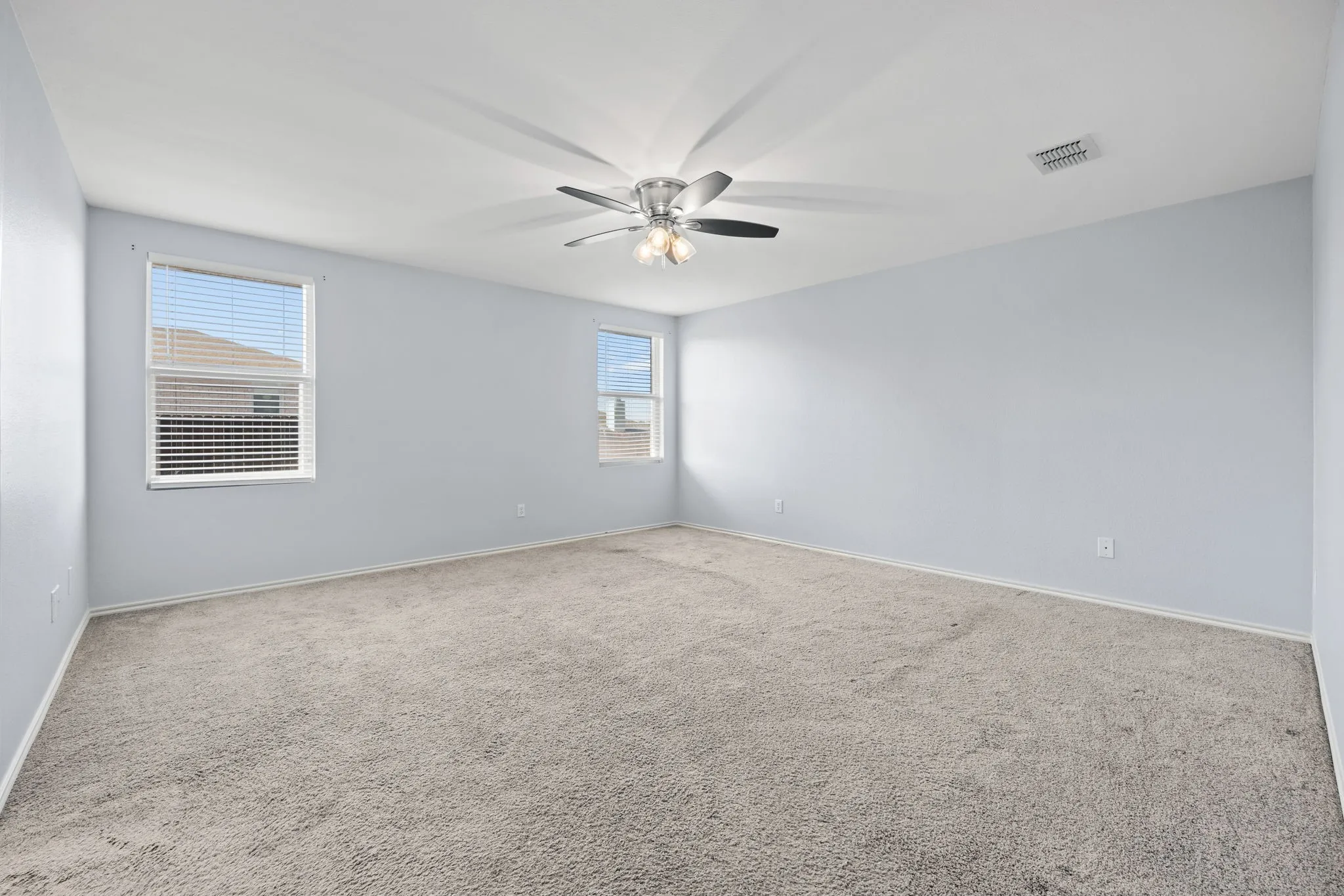 Single Family Residence For Rent in Denton County , 2601 Shorewood Drive, Little Elm, Texas 75068, 3 Bedroom, 2 Bathroom, 2 Garage spaces, 1,860 Sqft, built in 2005, mls#21363837, Real Estate Agent in Little Elm, Homes For Rent in Denton county, Homes For Rent in Little Elm, Realtor in Little Elm Texas, Real Estate Brokerage Independent Realty Texas, Luminita Cordes Realtor