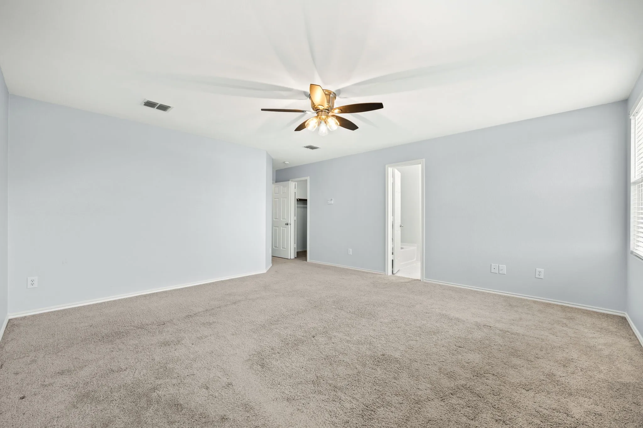 Single Family Residence For Rent in Denton County , 2601 Shorewood Drive, Little Elm, Texas 75068, 3 Bedroom, 2 Bathroom, 2 Garage spaces, 1,860 Sqft, built in 2005, mls#21363837, Real Estate Agent in Little Elm, Homes For Rent in Denton county, Homes For Rent in Little Elm, Realtor in Little Elm Texas, Real Estate Brokerage Independent Realty Texas, Luminita Cordes Realtor