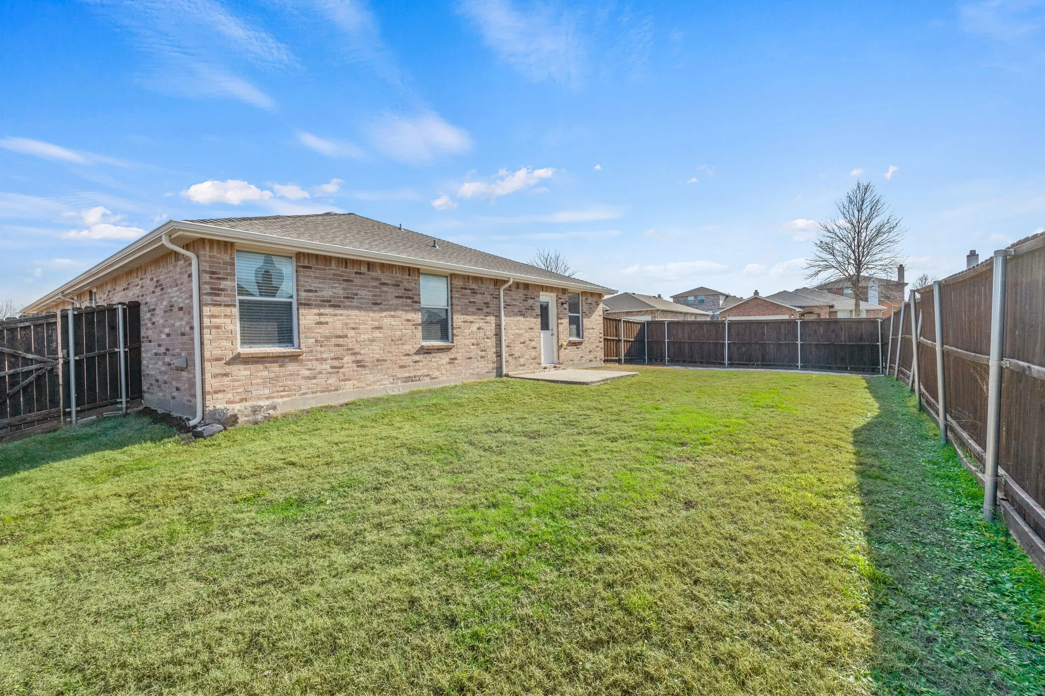 Single Family Residence For Rent in Denton County , 2601 Shorewood Drive, Little Elm, Texas 75068, 3 Bedroom, 2 Bathroom, 2 Garage spaces, 1,860 Sqft, built in 2005, mls#21363837, Real Estate Agent in Little Elm, Homes For Rent in Denton county, Homes For Rent in Little Elm, Realtor in Little Elm Texas, Real Estate Brokerage Independent Realty Texas, Luminita Cordes Realtor
