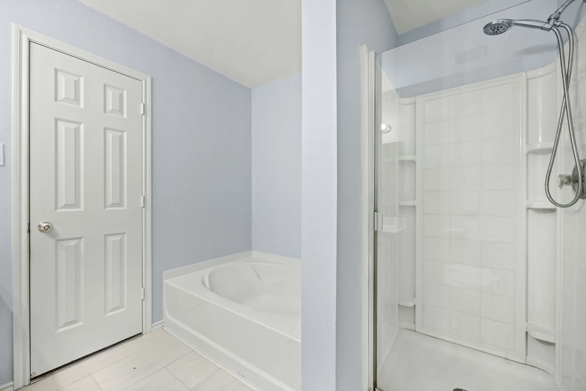 Single Family Residence For Rent in Denton County , 2601 Shorewood Drive, Little Elm, Texas 75068, 3 Bedroom, 2 Bathroom, 2 Garage spaces, 1,860 Sqft, built in 2005, mls#21363837, Real Estate Agent in Little Elm, Homes For Rent in Denton county, Homes For Rent in Little Elm, Realtor in Little Elm Texas, Real Estate Brokerage Independent Realty Texas, Luminita Cordes Realtor