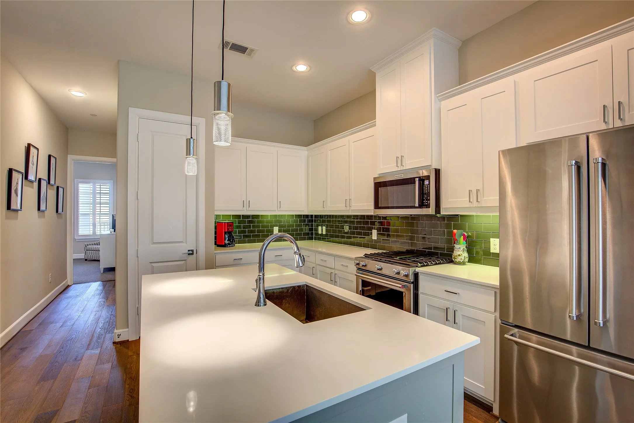 Condominium For Rent in Dallas County , 5015 Meridian Lane 3105, Addison, Texas 75001, 3 Bedroom, 3 Bathroom, 2 Garage spaces, 1,635 Sqft, built in 2016, mls#21360767, Real Estate Agent in Addison, Homes For Rent in Dallas county, Homes For Rent in Addison, Realtor in Addison Texas, Real Estate Brokerage Independent Realty Texas, Luminita Cordes Realtor