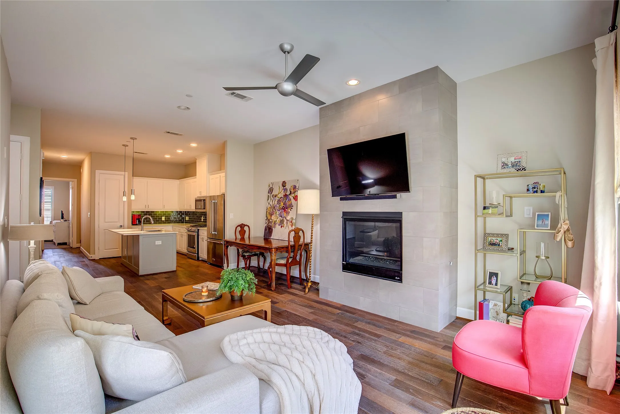 Condominium For Rent in Dallas County , 5015 Meridian Lane 3105, Addison, Texas 75001, 3 Bedroom, 3 Bathroom, 2 Garage spaces, 1,635 Sqft, built in 2016, mls#21360767, Real Estate Agent in Addison, Homes For Rent in Dallas county, Homes For Rent in Addison, Realtor in Addison Texas, Real Estate Brokerage Independent Realty Texas, Luminita Cordes Realtor