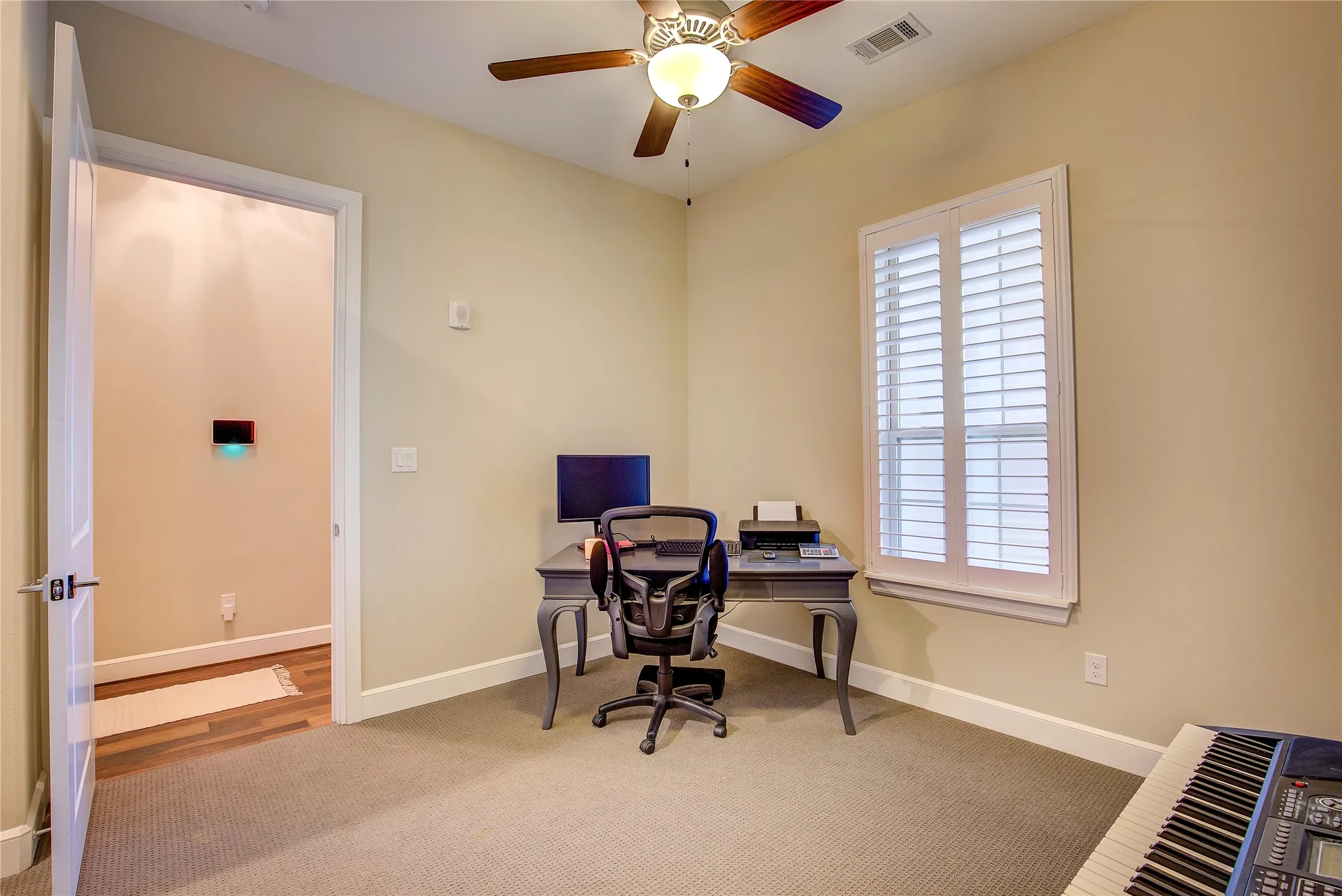 Primary Guest 1 or Office 1 with En Suite Bath