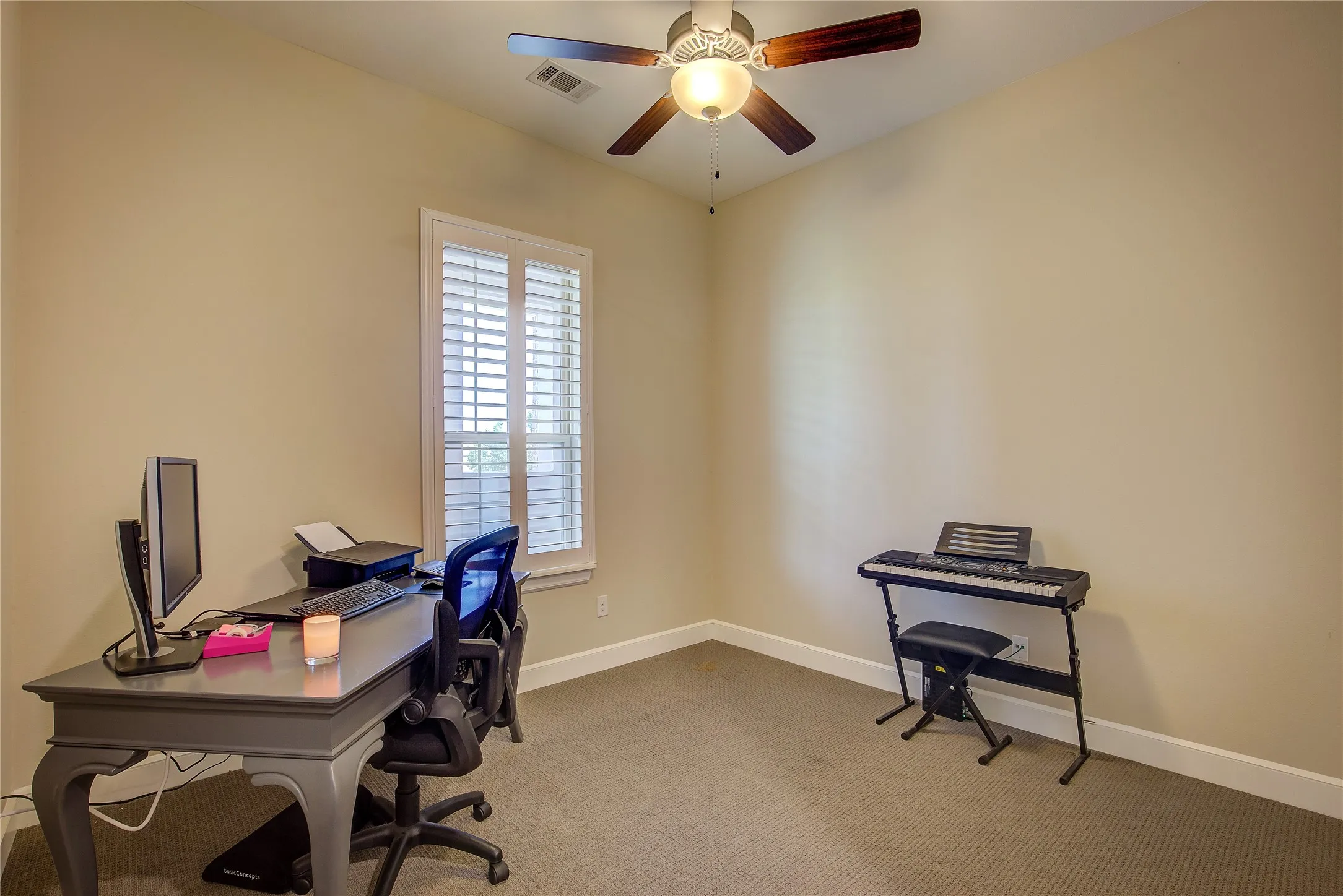 Primary Guest 1 or Office 1 with En Suite Bath