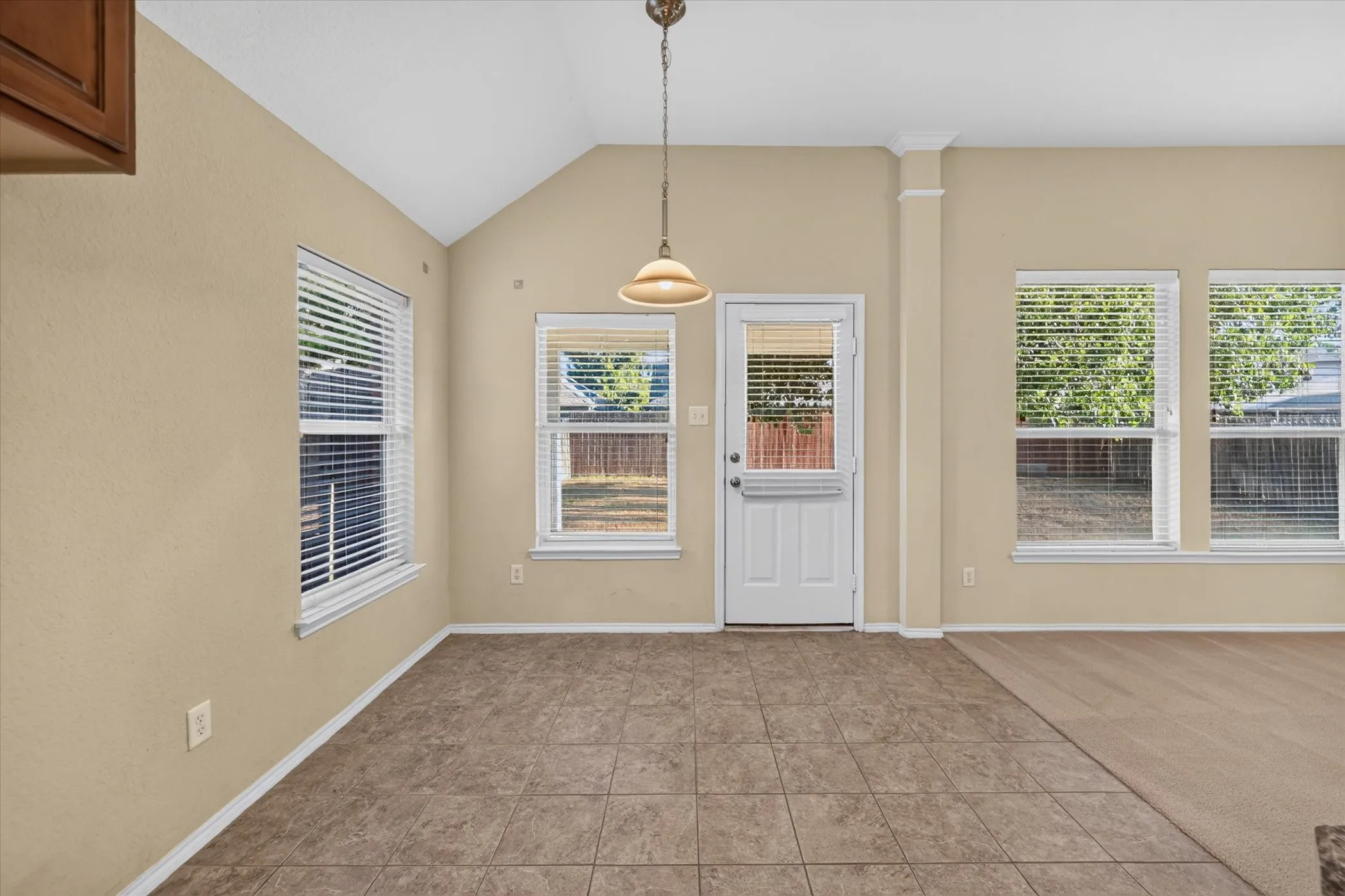 Single Family Residence For Rent in Collin County , 1136 Ainsworth Drive, Anna, Texas 75409, 3 Bedroom, 2 Bathroom, 2 Garage spaces, 1,684 Sqft, built in 2007, mls#21363685, Real Estate Agent in Anna, Homes For Rent in Collin county, Homes For Rent in Anna, Realtor in Anna Texas, Real Estate Brokerage Independent Realty Texas, Luminita Cordes Realtor