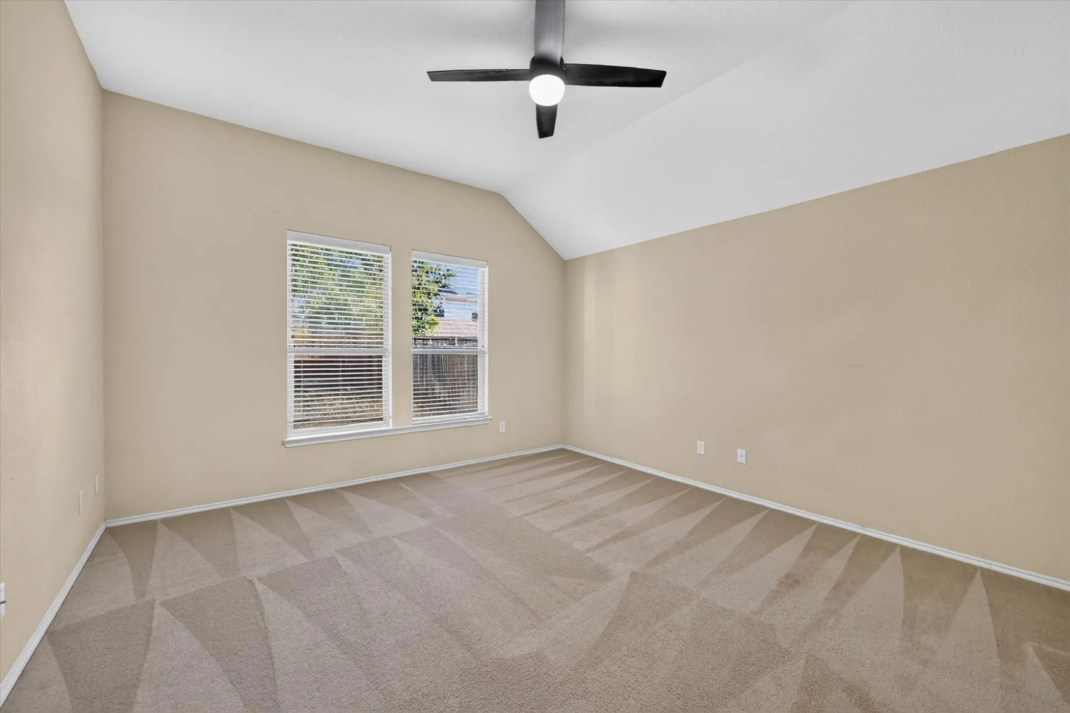 Single Family Residence For Rent in Collin County , 1136 Ainsworth Drive, Anna, Texas 75409, 3 Bedroom, 2 Bathroom, 2 Garage spaces, 1,684 Sqft, built in 2007, mls#21363685, Real Estate Agent in Anna, Homes For Rent in Collin county, Homes For Rent in Anna, Realtor in Anna Texas, Real Estate Brokerage Independent Realty Texas, Luminita Cordes Realtor