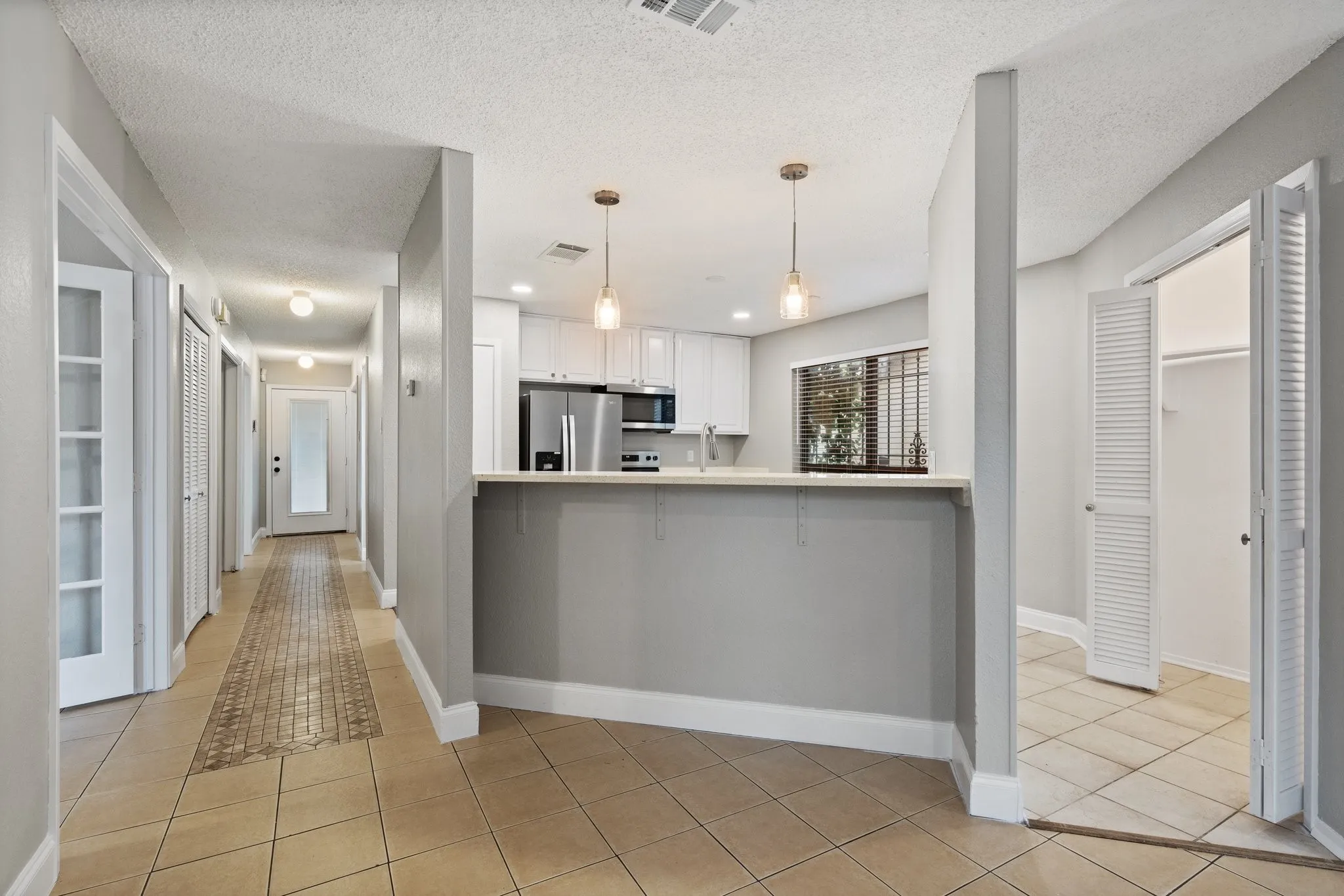 Townhouse For Rent in Dallas County , 1507 Gailbrook Lane, Dallas, Texas 75228, 3 Bedroom, 2 Bathroom, Garage spaces, 1,468 Sqft, built in 1981, Price $2,100, mls#21363819, Real Estate Agent in Dallas, Homes For Rent in Dallas county, Homes For Rent in Dallas, Realtor in Dallas Texas, Real Estate Brokerage Independent Realty Texas, Luminita Cordes Realtor