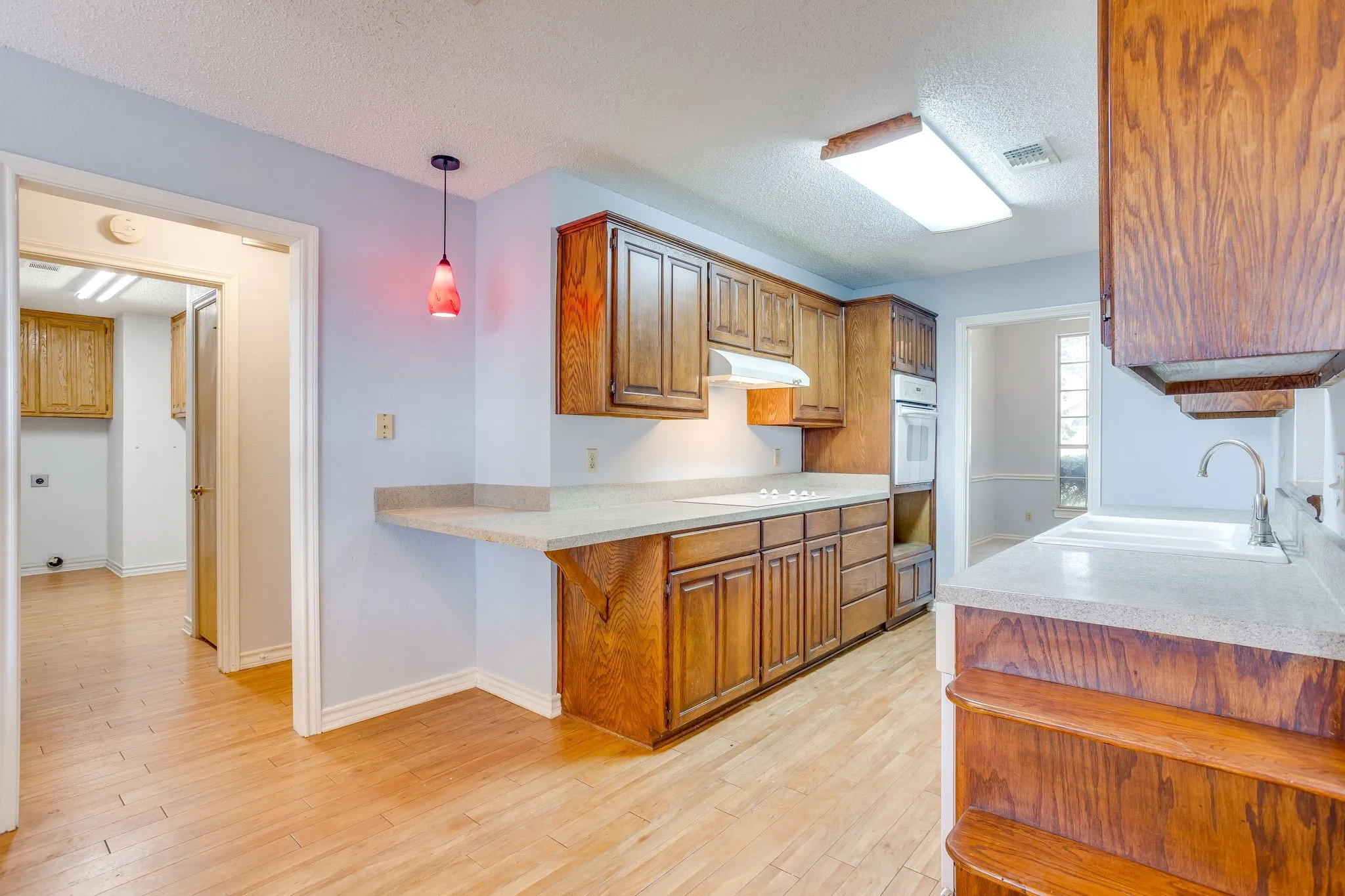 Single Family Residence For Sale in Johnson County , 103 Old Hickory Lane, Joshua, Texas 76058, 3 Bedroom, 2 Bathroom, 2 Garage spaces, 1,964 Sqft, built in 1990, mls#21316213, Real Estate Agent in Joshua, Homes For Sale in Johnson county, Homes For Sale in Joshua, Realtor in Joshua Texas, Real Estate Brokerage Independent Realty Texas, Luminita Cordes Realtor