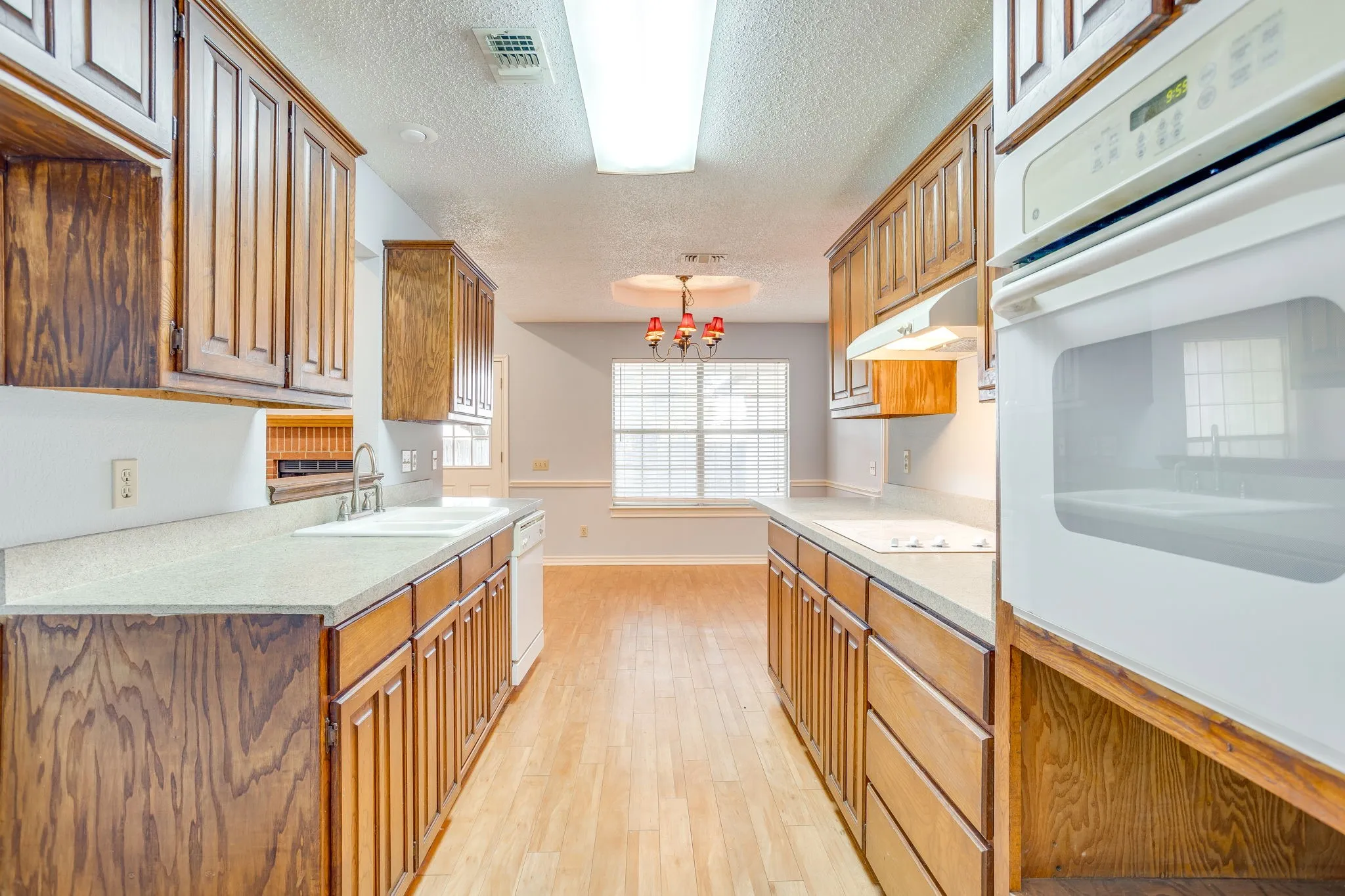 Single Family Residence For Sale in Johnson County , 103 Old Hickory Lane, Joshua, Texas 76058, 3 Bedroom, 2 Bathroom, 2 Garage spaces, 1,964 Sqft, built in 1990, mls#21316213, Real Estate Agent in Joshua, Homes For Sale in Johnson county, Homes For Sale in Joshua, Realtor in Joshua Texas, Real Estate Brokerage Independent Realty Texas, Luminita Cordes Realtor