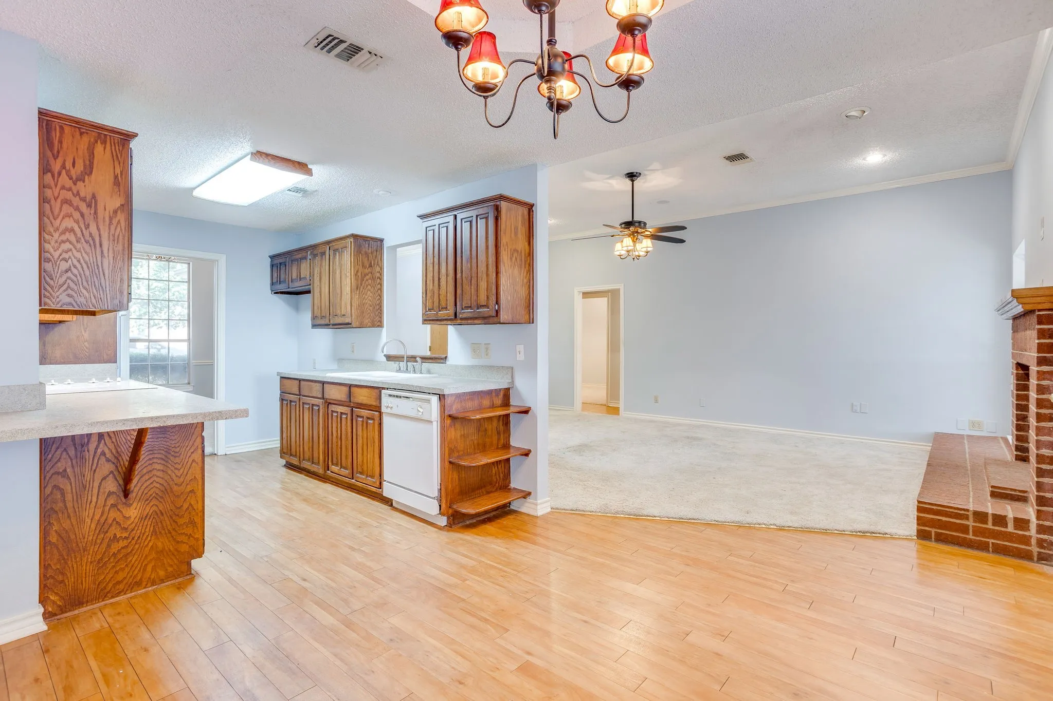 Single Family Residence For Sale in Johnson County , 103 Old Hickory Lane, Joshua, Texas 76058, 3 Bedroom, 2 Bathroom, 2 Garage spaces, 1,964 Sqft, built in 1990, mls#21316213, Real Estate Agent in Joshua, Homes For Sale in Johnson county, Homes For Sale in Joshua, Realtor in Joshua Texas, Real Estate Brokerage Independent Realty Texas, Luminita Cordes Realtor
