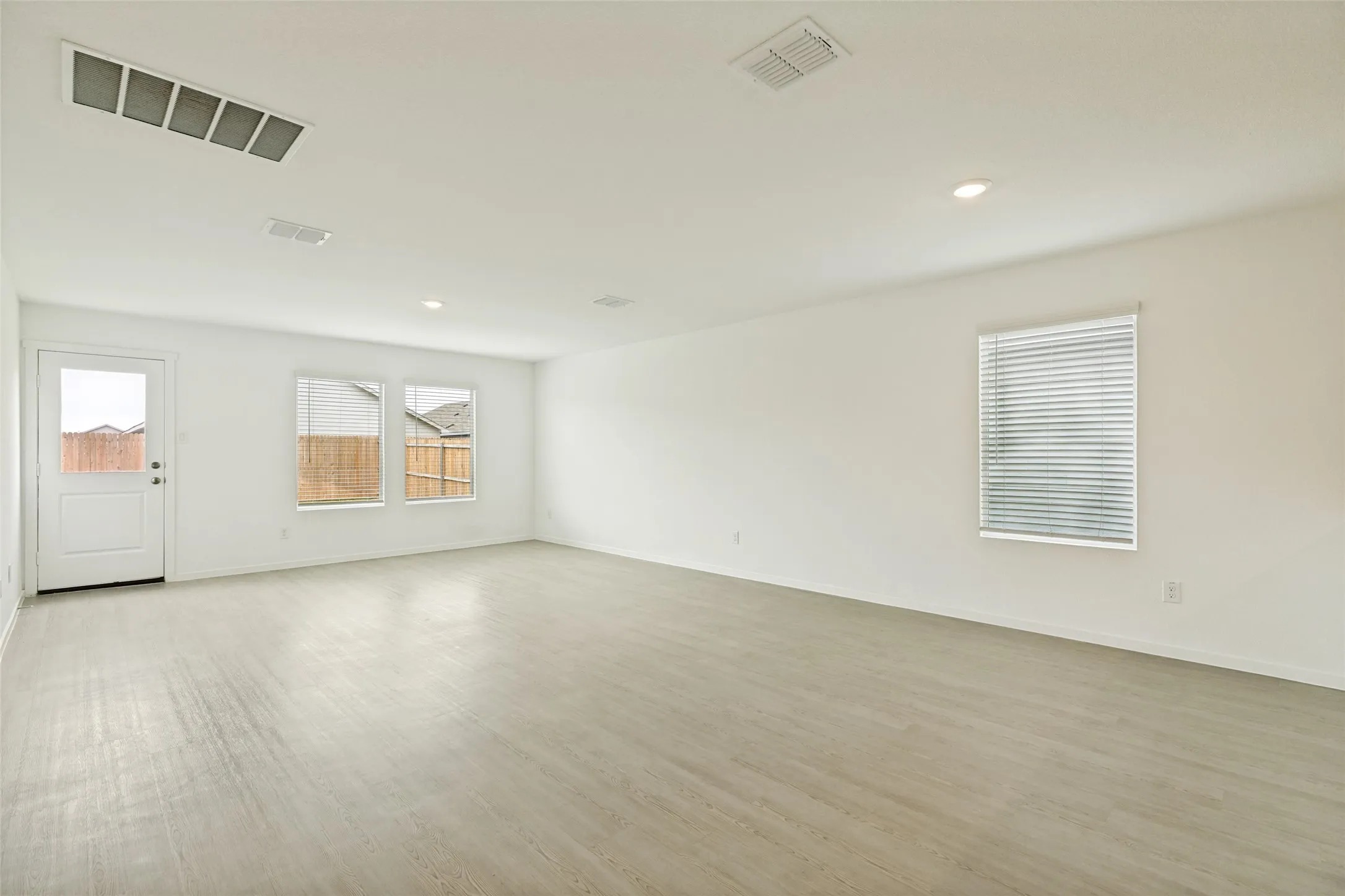 Single Family Residence For Rent in Collin County , 621 Holleman Drive, Princeton, Texas 75407, 3 Bedroom, 2 Bathroom, 2 Garage spaces, 1,474 Sqft, built in 2025, mls#21363871, Real Estate Agent in Princeton, Homes For Rent in Collin county, Homes For Rent in Princeton, Realtor in Princeton Texas, Real Estate Brokerage Independent Realty Texas, Luminita Cordes Realtor