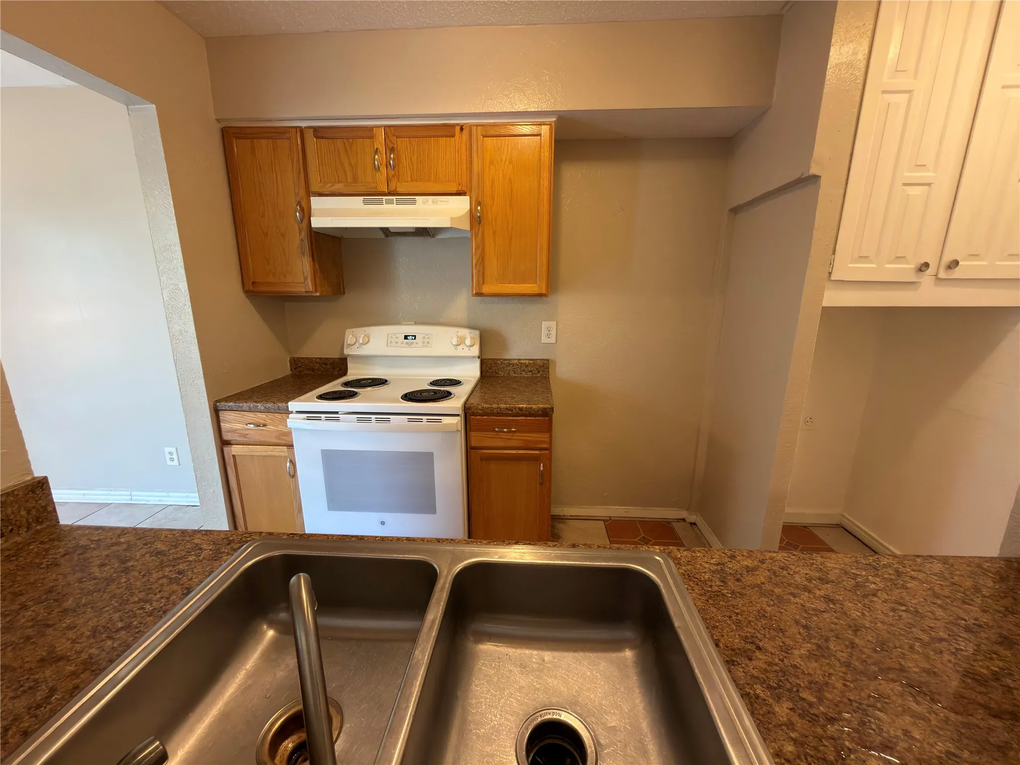 Townhouse For Rent in Dallas County , 358 Valley Park Drive, Garland, Texas 75043, 3 Bedroom, 2 Bathroom, 2 Garage spaces, 1,170 Sqft, built in 1972, Price $1,680, mls#21362377, Real Estate Agent in Garland, Homes For Rent in Dallas county, Homes For Rent in Garland, Realtor in Garland Texas, Real Estate Brokerage Independent Realty Texas, Luminita Cordes Realtor