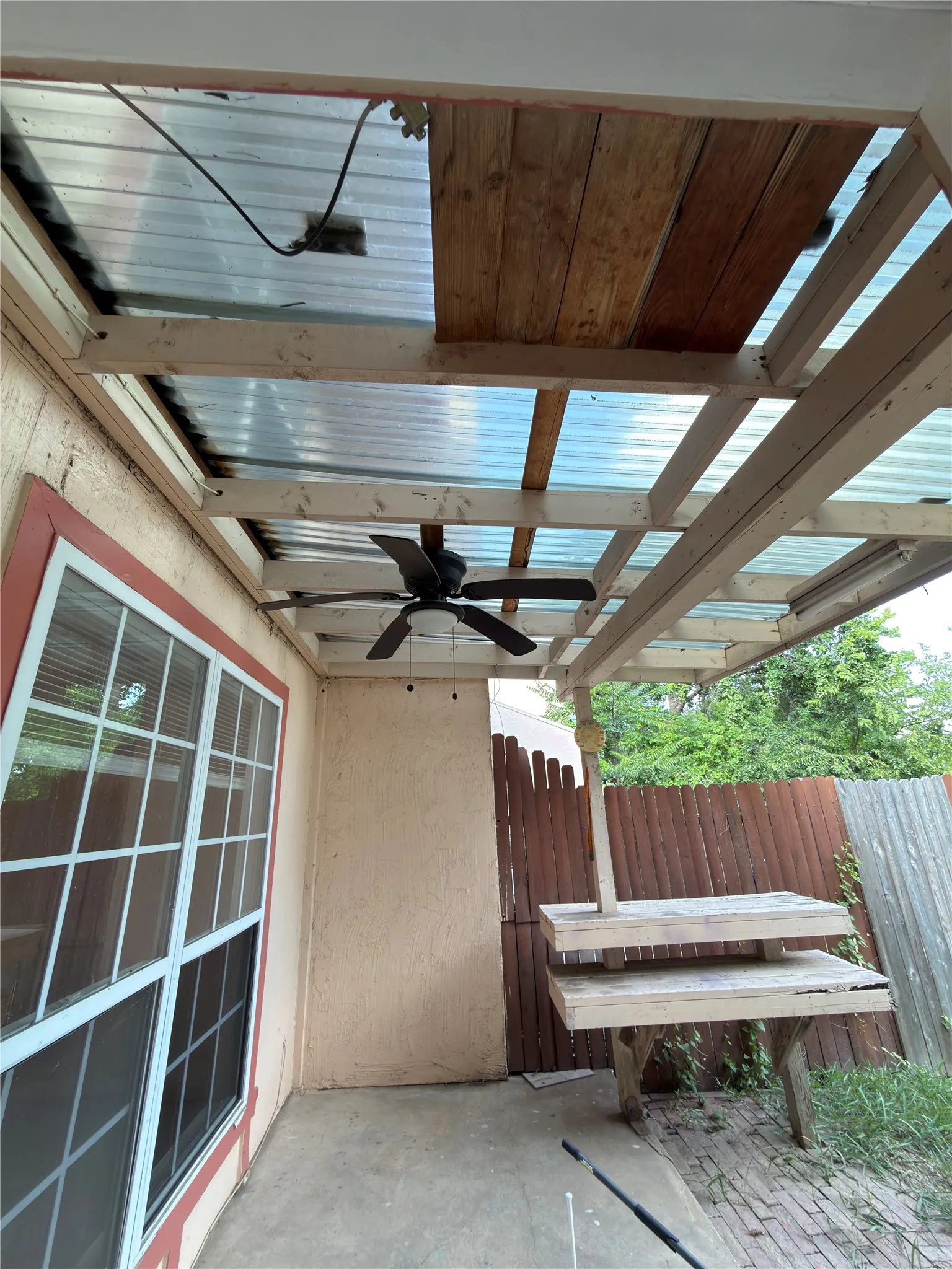 Townhouse For Rent in Dallas County , 358 Valley Park Drive, Garland, Texas 75043, 3 Bedroom, 2 Bathroom, 2 Garage spaces, 1,170 Sqft, built in 1972, Price $1,680, mls#21362377, Real Estate Agent in Garland, Homes For Rent in Dallas county, Homes For Rent in Garland, Realtor in Garland Texas, Real Estate Brokerage Independent Realty Texas, Luminita Cordes Realtor