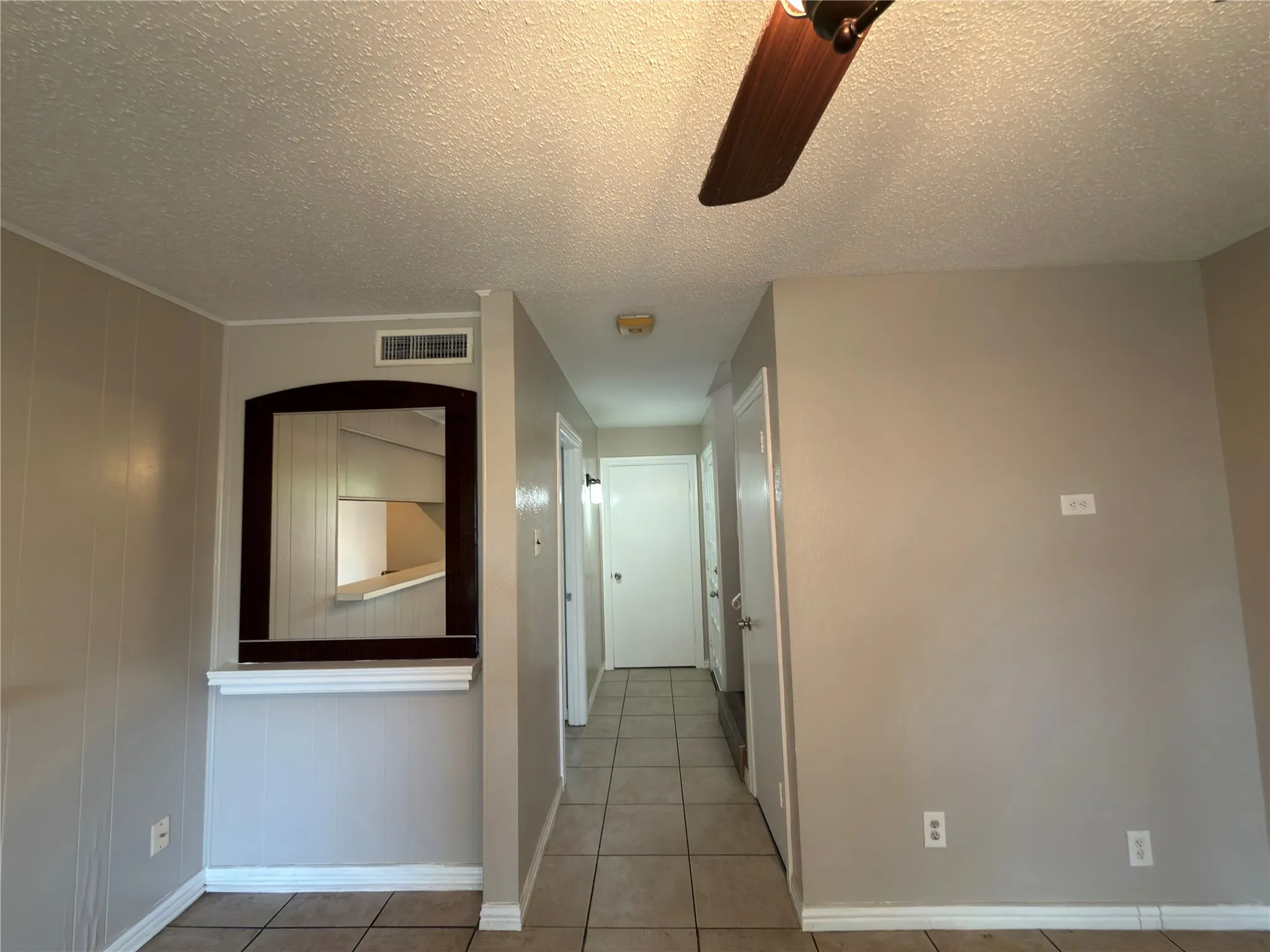 Townhouse For Rent in Dallas County , 358 Valley Park Drive, Garland, Texas 75043, 3 Bedroom, 2 Bathroom, 2 Garage spaces, 1,170 Sqft, built in 1972, Price $1,680, mls#21362377, Real Estate Agent in Garland, Homes For Rent in Dallas county, Homes For Rent in Garland, Realtor in Garland Texas, Real Estate Brokerage Independent Realty Texas, Luminita Cordes Realtor