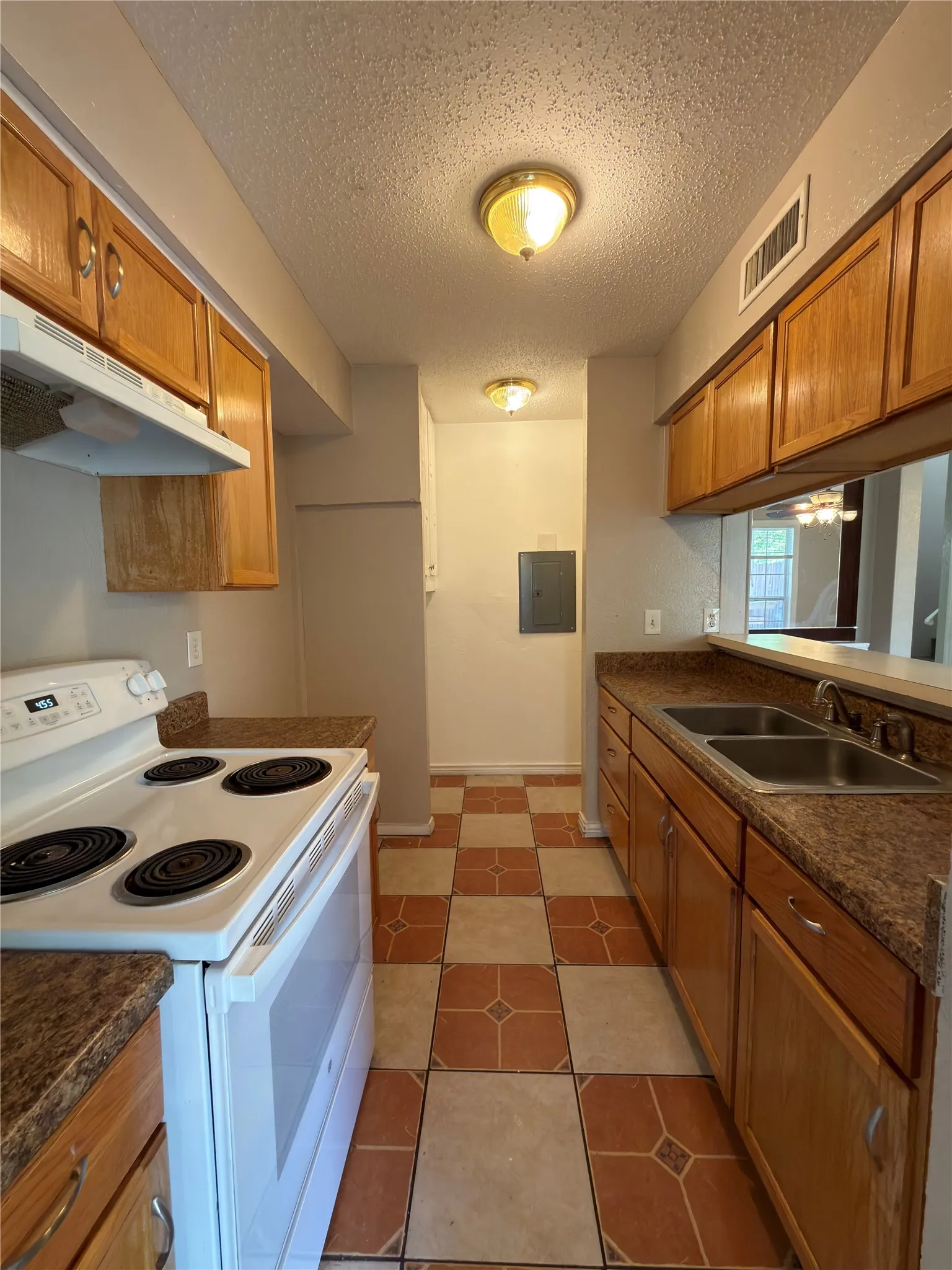 Townhouse For Rent in Dallas County , 358 Valley Park Drive, Garland, Texas 75043, 3 Bedroom, 2 Bathroom, 2 Garage spaces, 1,170 Sqft, built in 1972, Price $1,680, mls#21362377, Real Estate Agent in Garland, Homes For Rent in Dallas county, Homes For Rent in Garland, Realtor in Garland Texas, Real Estate Brokerage Independent Realty Texas, Luminita Cordes Realtor