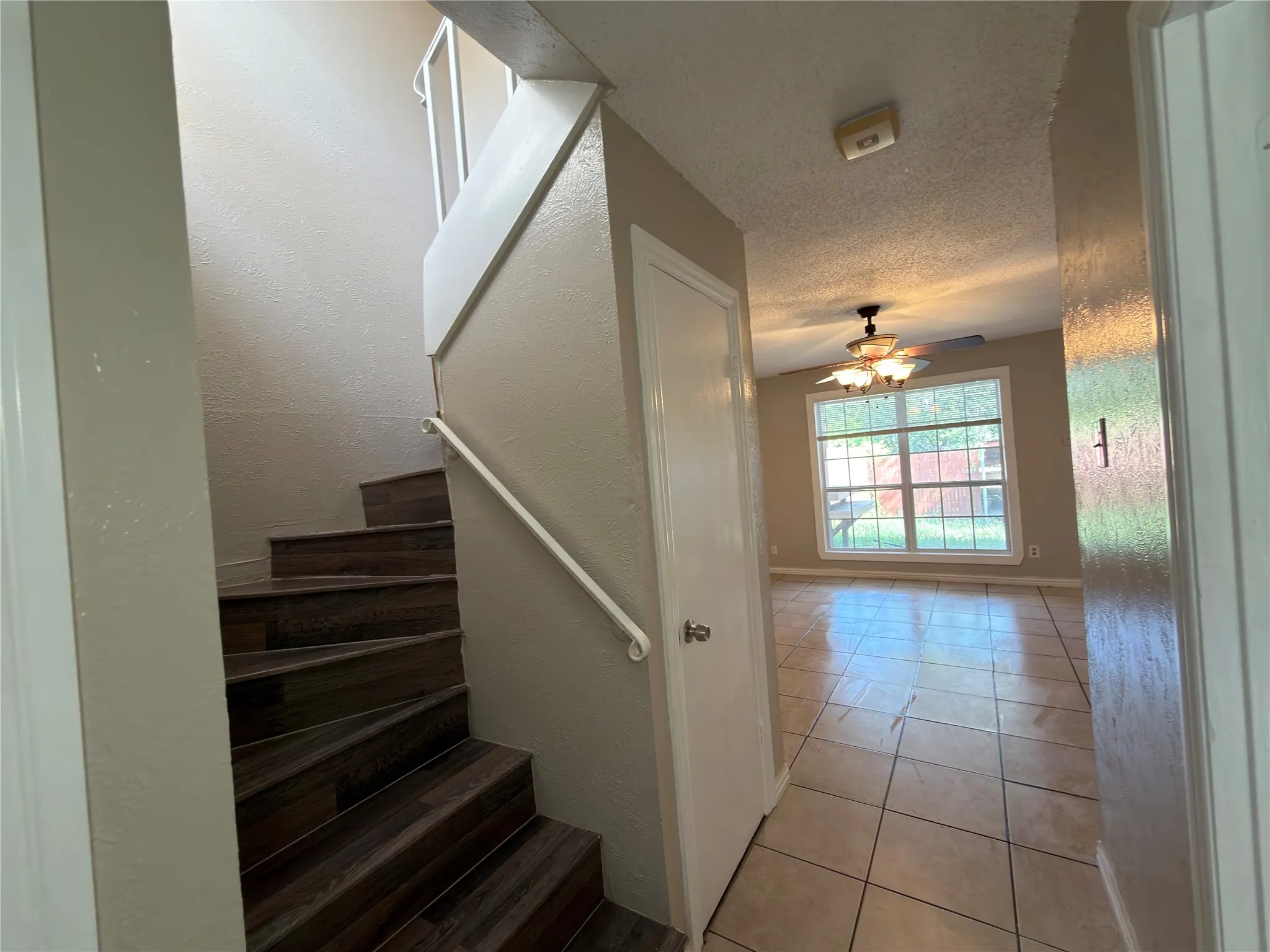 Townhouse For Rent in Dallas County , 358 Valley Park Drive, Garland, Texas 75043, 3 Bedroom, 2 Bathroom, 2 Garage spaces, 1,170 Sqft, built in 1972, Price $1,680, mls#21362377, Real Estate Agent in Garland, Homes For Rent in Dallas county, Homes For Rent in Garland, Realtor in Garland Texas, Real Estate Brokerage Independent Realty Texas, Luminita Cordes Realtor
