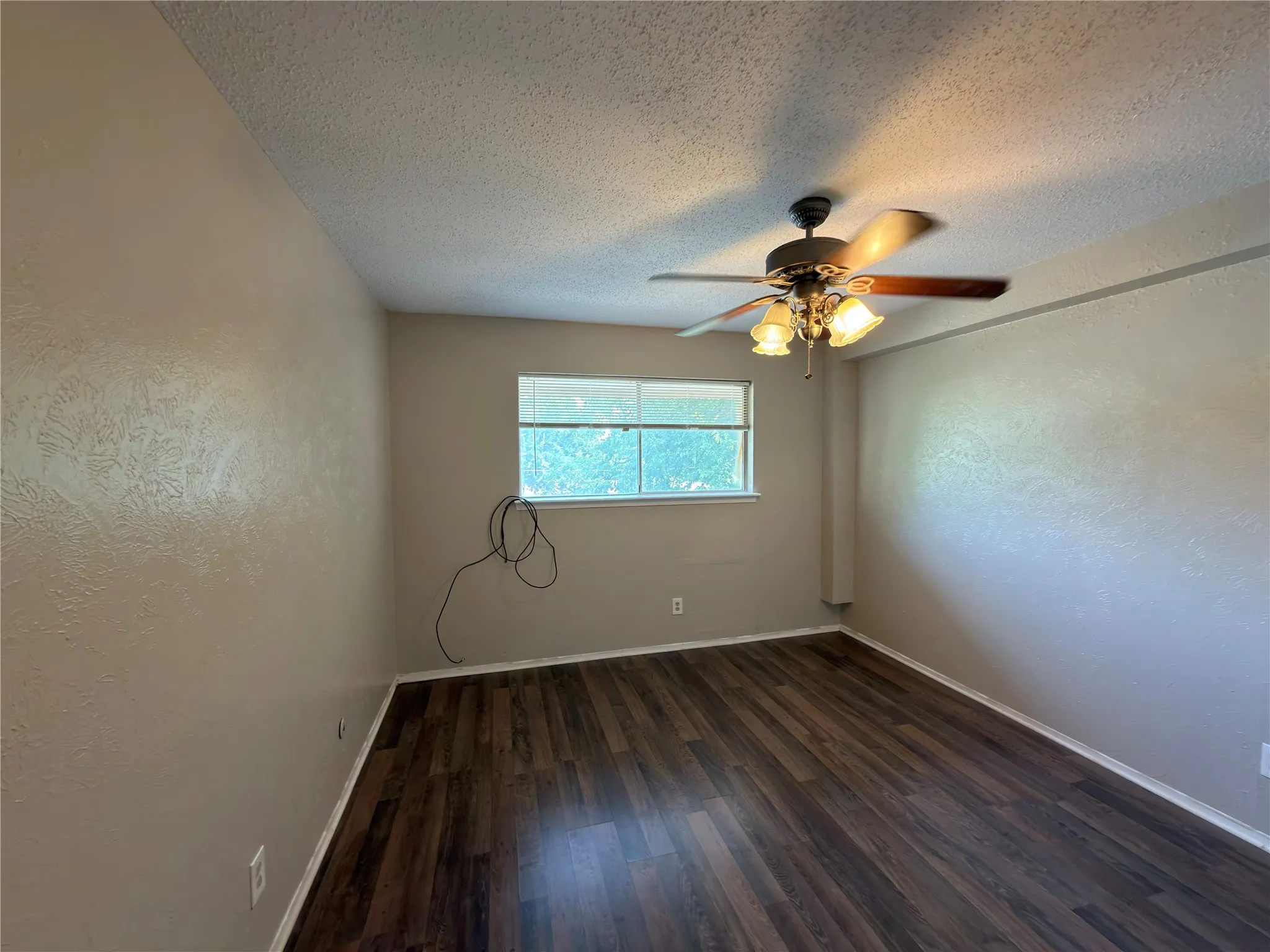 Townhouse For Rent in Dallas County , 358 Valley Park Drive, Garland, Texas 75043, 3 Bedroom, 2 Bathroom, 2 Garage spaces, 1,170 Sqft, built in 1972, Price $1,680, mls#21362377, Real Estate Agent in Garland, Homes For Rent in Dallas county, Homes For Rent in Garland, Realtor in Garland Texas, Real Estate Brokerage Independent Realty Texas, Luminita Cordes Realtor