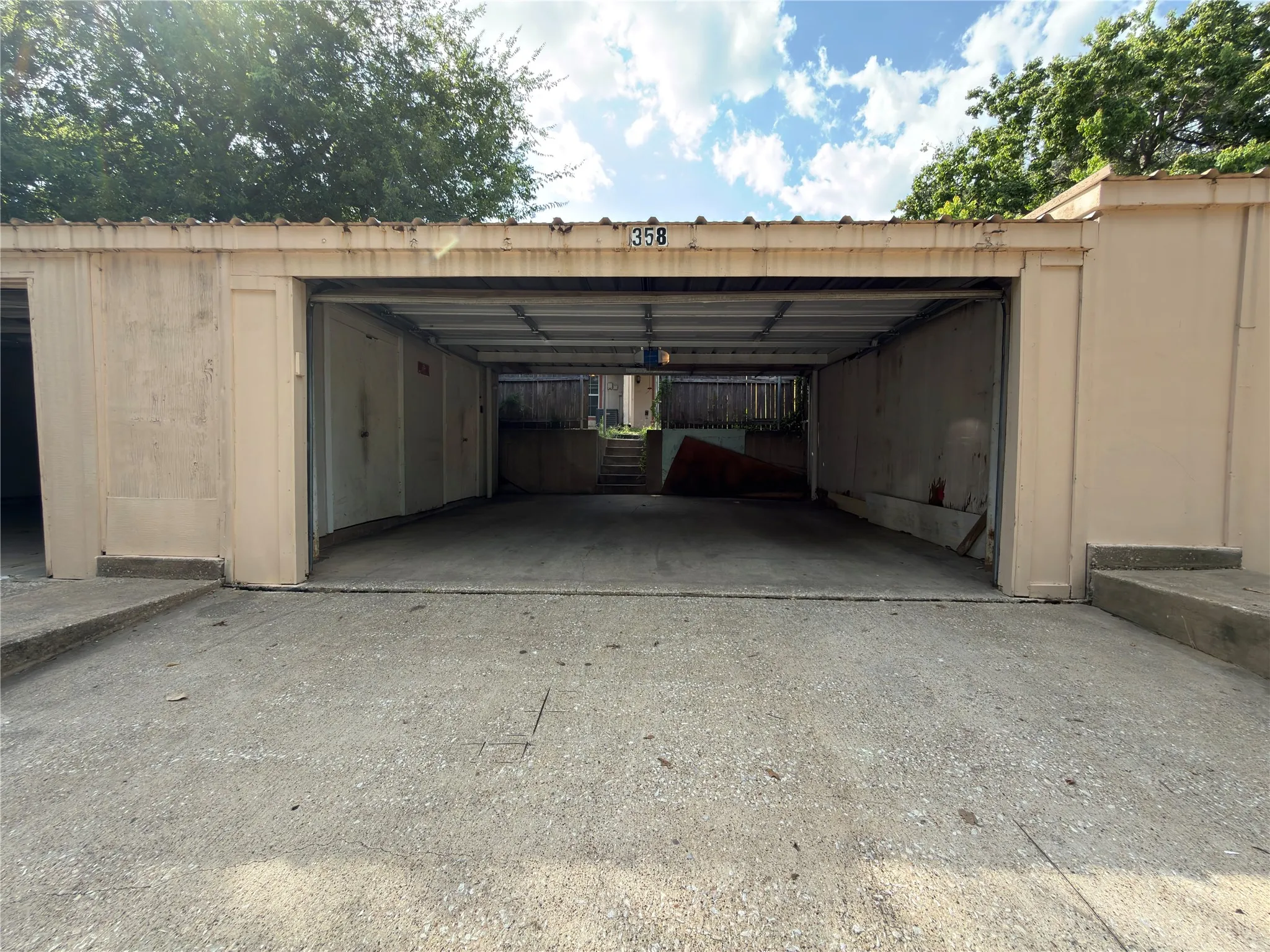 Townhouse For Rent in Dallas County , 358 Valley Park Drive, Garland, Texas 75043, 3 Bedroom, 2 Bathroom, 2 Garage spaces, 1,170 Sqft, built in 1972, Price $1,680, mls#21362377, Real Estate Agent in Garland, Homes For Rent in Dallas county, Homes For Rent in Garland, Realtor in Garland Texas, Real Estate Brokerage Independent Realty Texas, Luminita Cordes Realtor