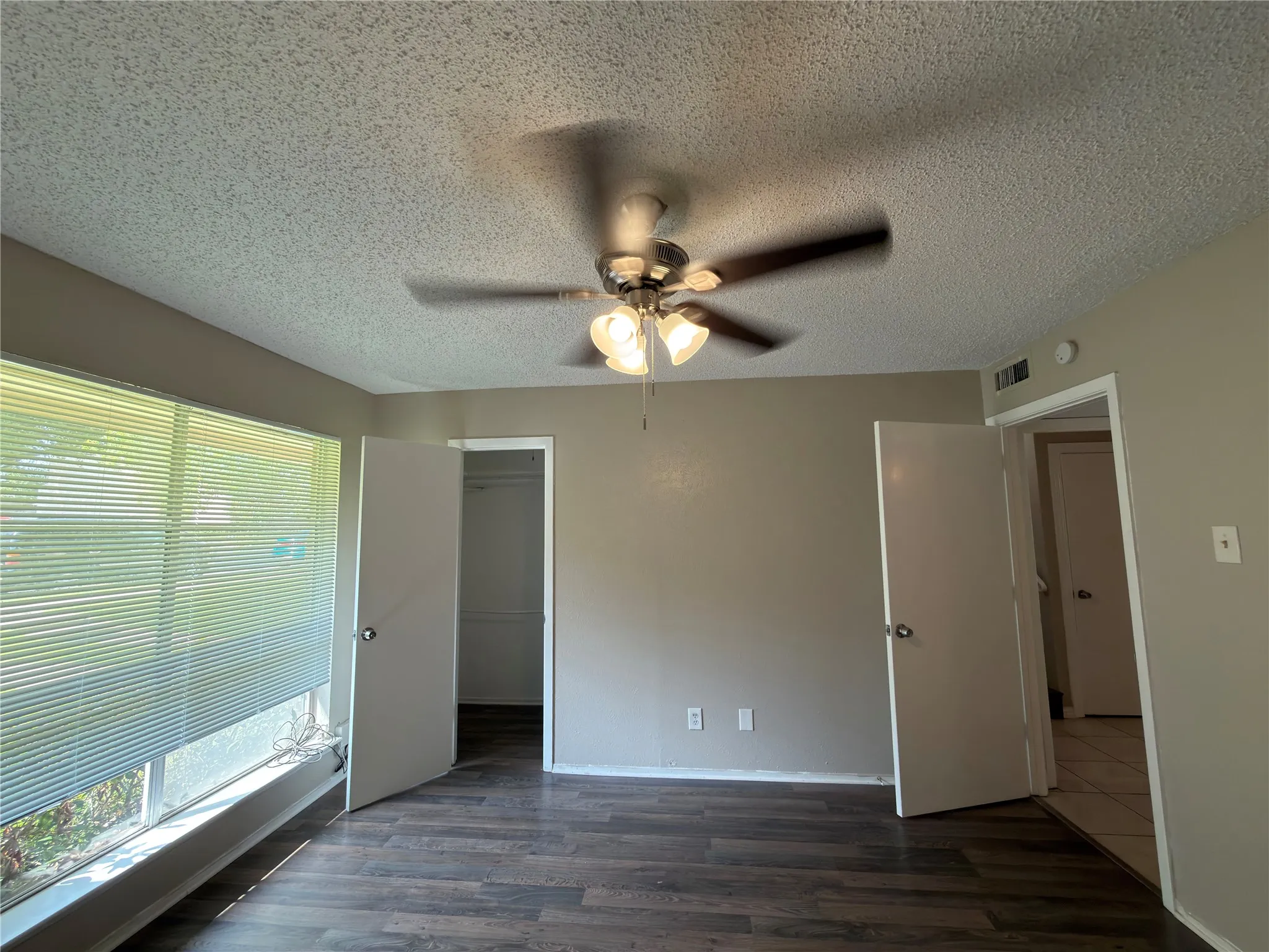 Townhouse For Rent in Dallas County , 358 Valley Park Drive, Garland, Texas 75043, 3 Bedroom, 2 Bathroom, 2 Garage spaces, 1,170 Sqft, built in 1972, Price $1,680, mls#21362377, Real Estate Agent in Garland, Homes For Rent in Dallas county, Homes For Rent in Garland, Realtor in Garland Texas, Real Estate Brokerage Independent Realty Texas, Luminita Cordes Realtor