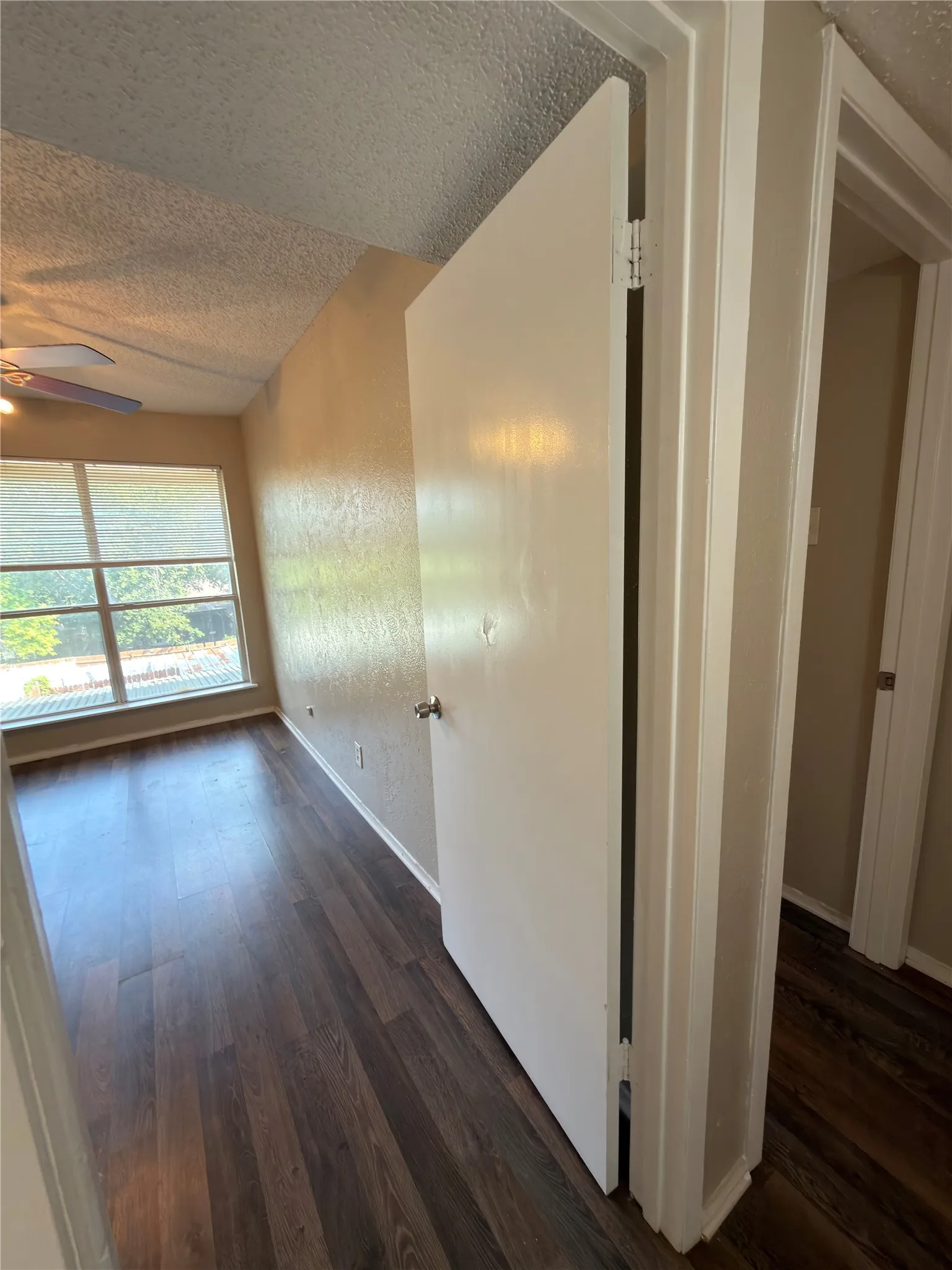 Townhouse For Rent in Dallas County , 358 Valley Park Drive, Garland, Texas 75043, 3 Bedroom, 2 Bathroom, 2 Garage spaces, 1,170 Sqft, built in 1972, Price $1,680, mls#21362377, Real Estate Agent in Garland, Homes For Rent in Dallas county, Homes For Rent in Garland, Realtor in Garland Texas, Real Estate Brokerage Independent Realty Texas, Luminita Cordes Realtor