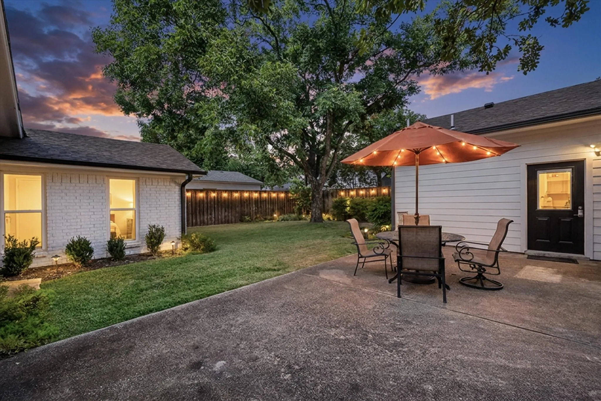 Single Family Residence For Sale in Dallas County , 122 Oak Trail, Coppell, Texas 75019, 3 Bedroom, 2 Bathroom, 3 Garage spaces, 2,897 Sqft, built in 1981, mls#21363814, Real Estate Agent in Coppell, Homes For Sale in Dallas county, Homes For Sale in Coppell, Realtor in Coppell Texas, Real Estate Brokerage Independent Realty Texas, Luminita Cordes Realtor