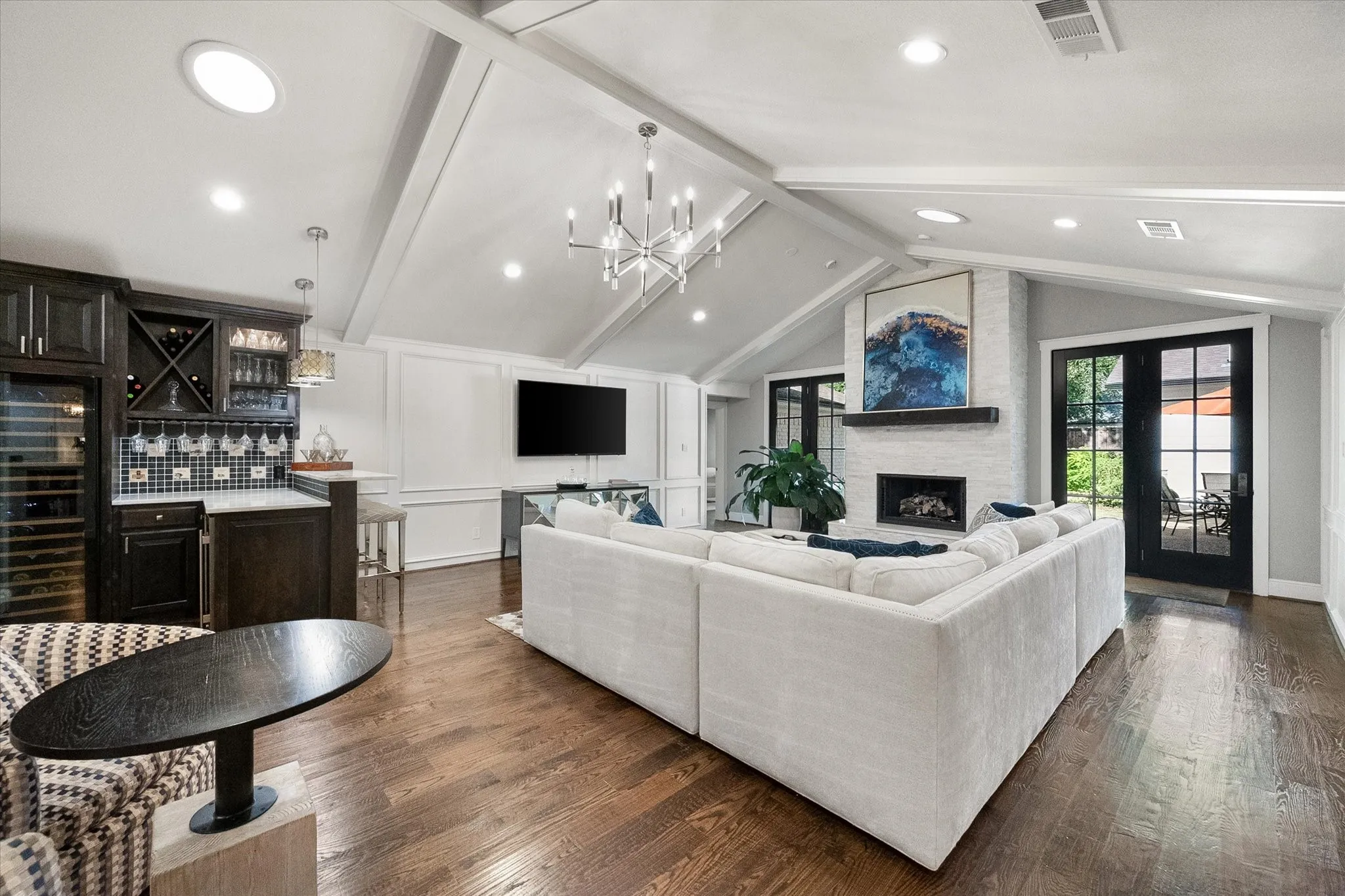 Single Family Residence For Sale in Dallas County , 122 Oak Trail, Coppell, Texas 75019, 3 Bedroom, 2 Bathroom, 3 Garage spaces, 2,897 Sqft, built in 1981, mls#21363814, Real Estate Agent in Coppell, Homes For Sale in Dallas county, Homes For Sale in Coppell, Realtor in Coppell Texas, Real Estate Brokerage Independent Realty Texas, Luminita Cordes Realtor